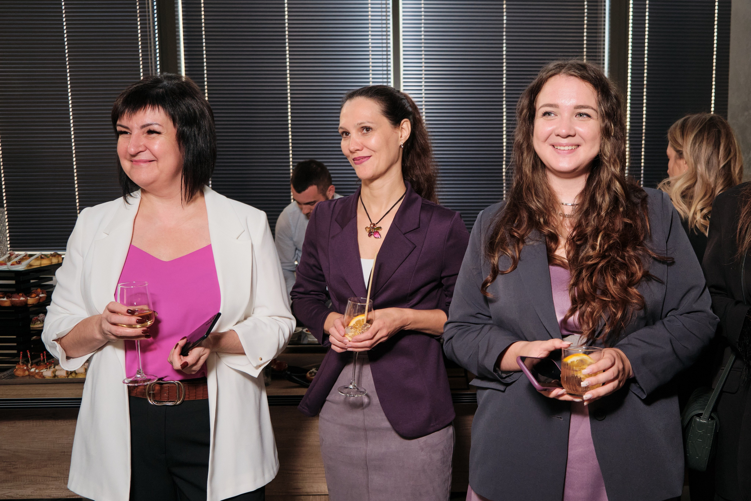 Открытие салона 100 градусов. Антон Ив