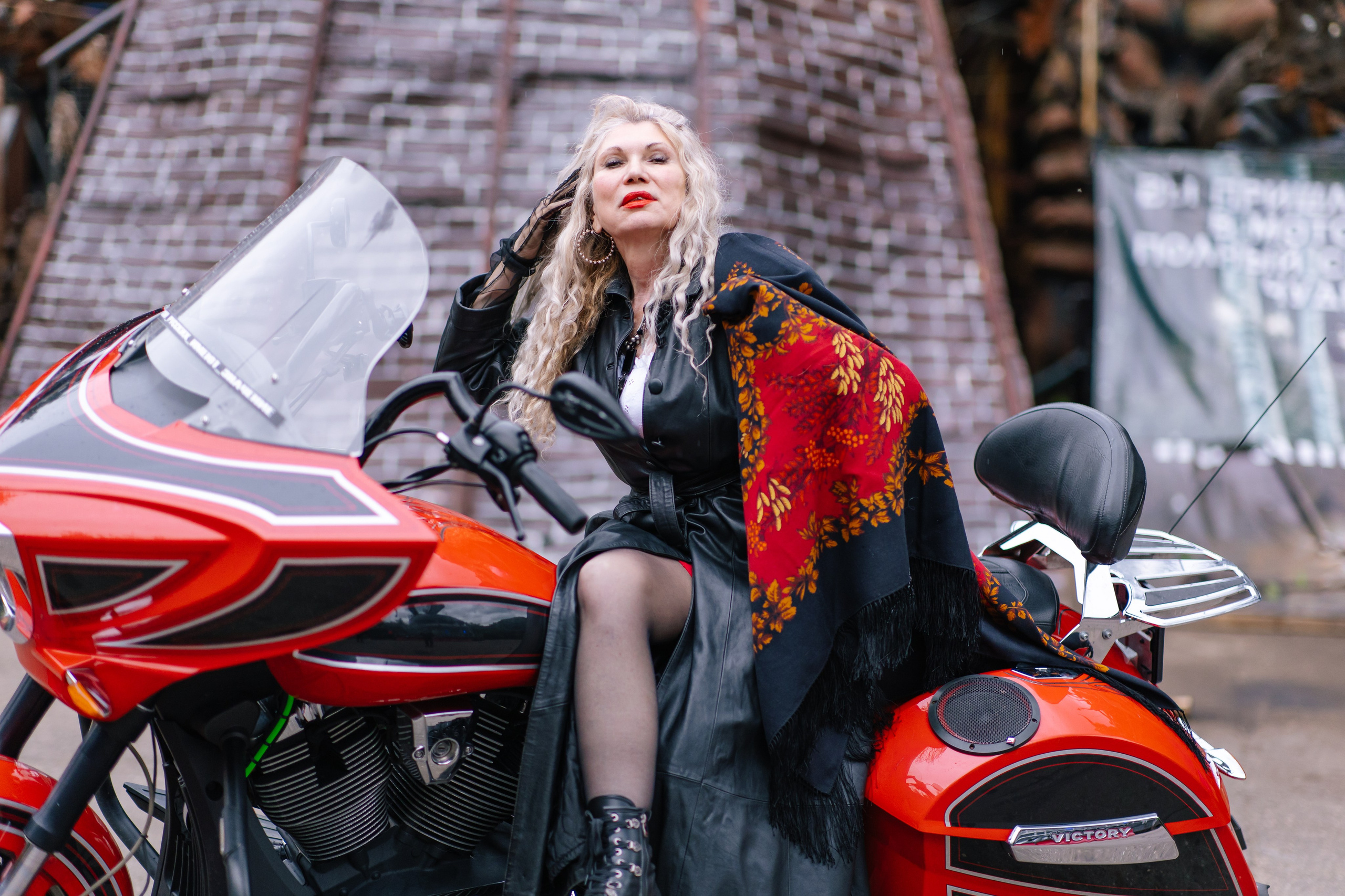 Фотосессия «Танцы с волками» в байк центре Ночных волков. Коллекционер и искусствовед Олеся Ястребова