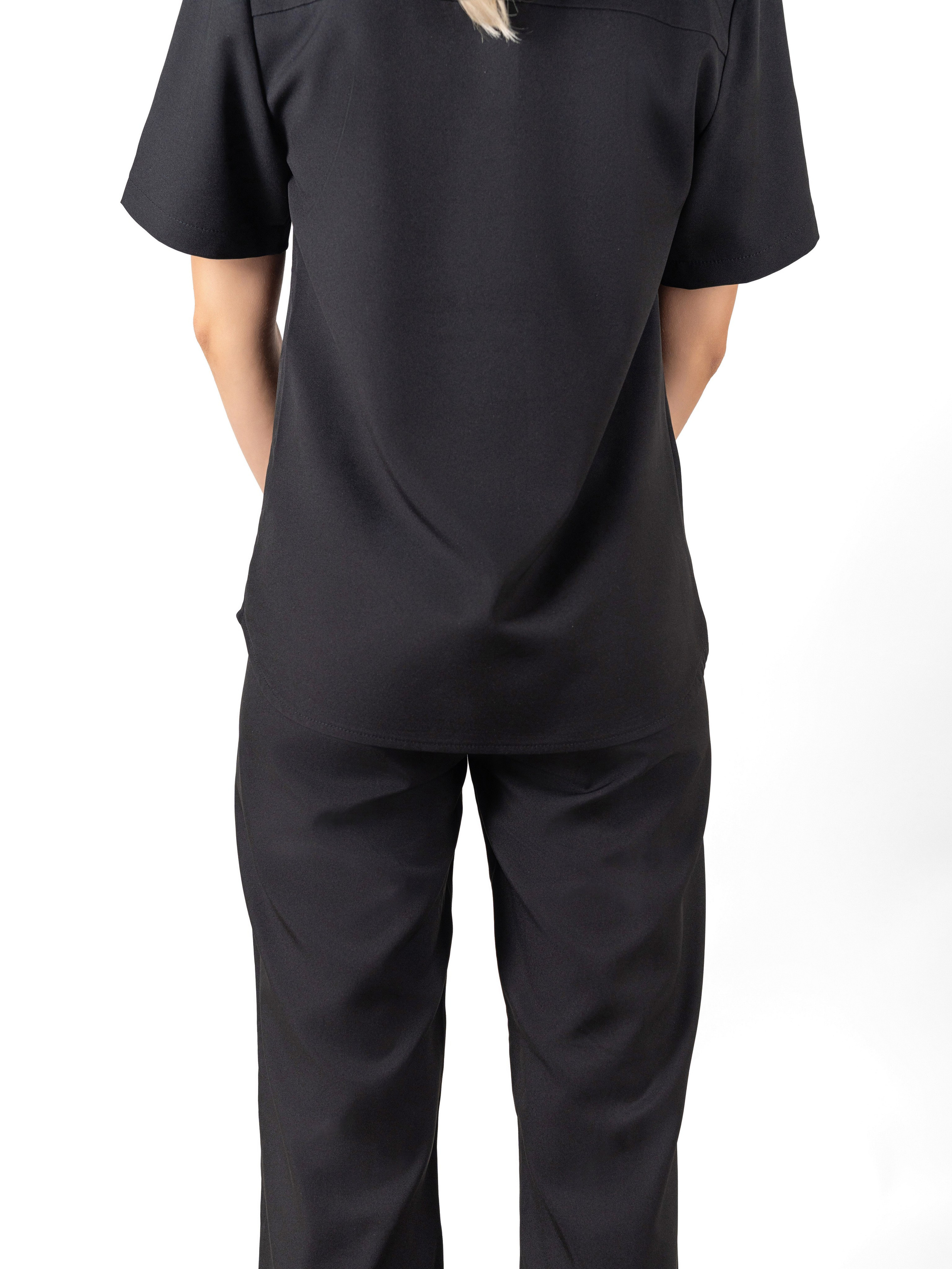 Медицинский халат, съемка для маркетплейсов, модельная съемка. Олейник Денис — предметный фотограф, фотограф для маркетплейсов в Казани