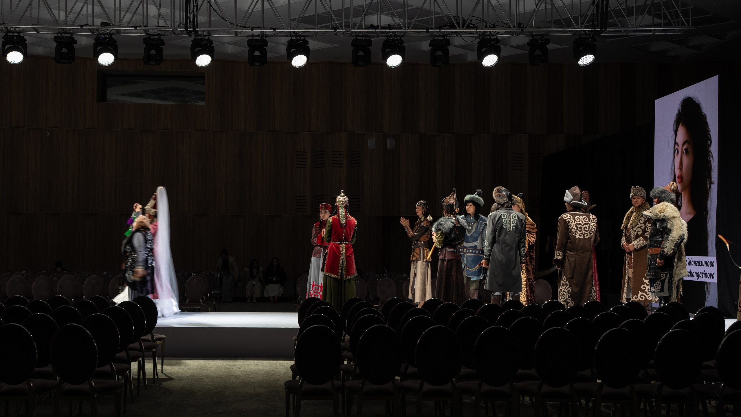 EURASIAN FASHION WEEK Nackstage Day 2