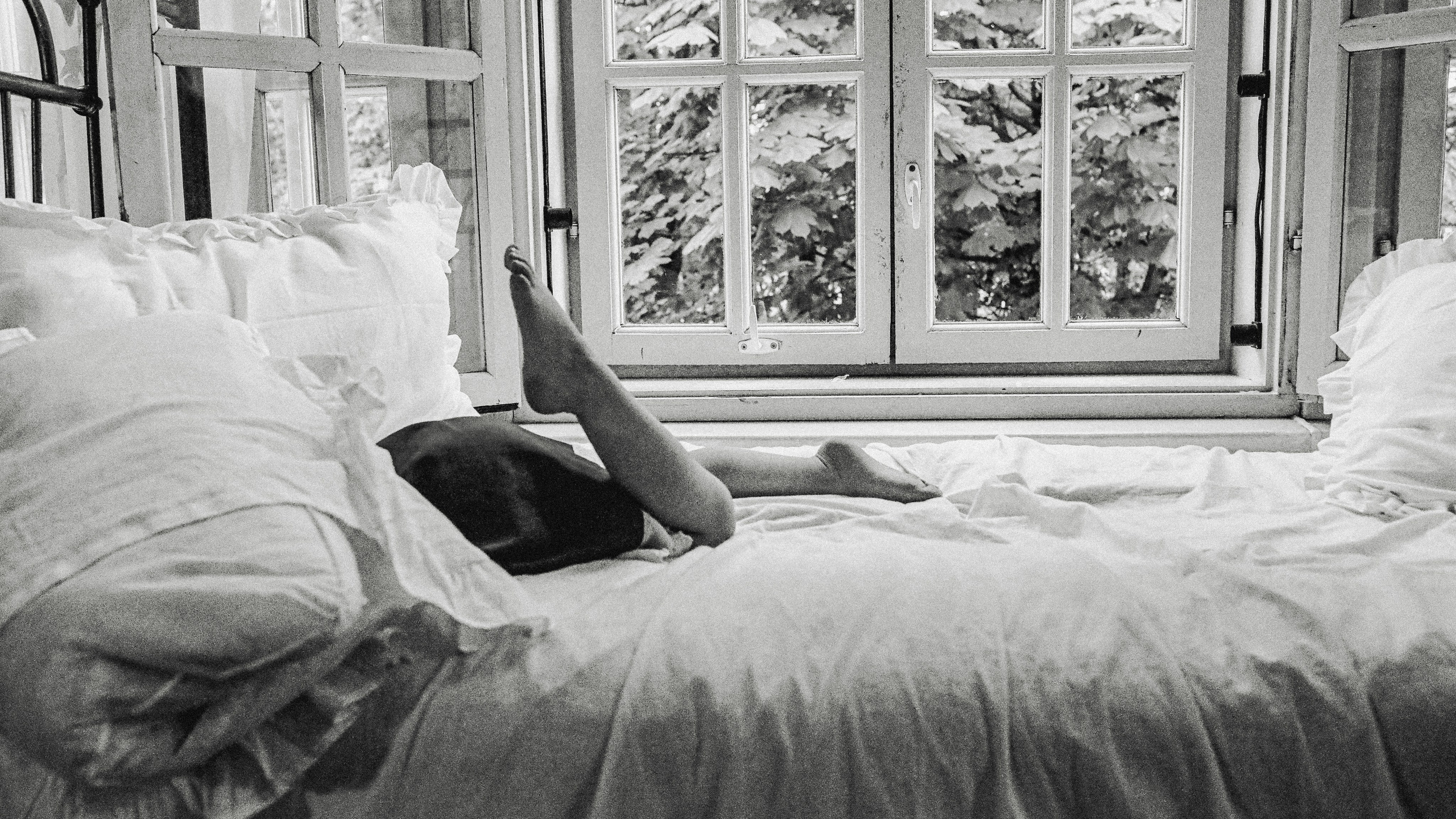 Пионы на балконе