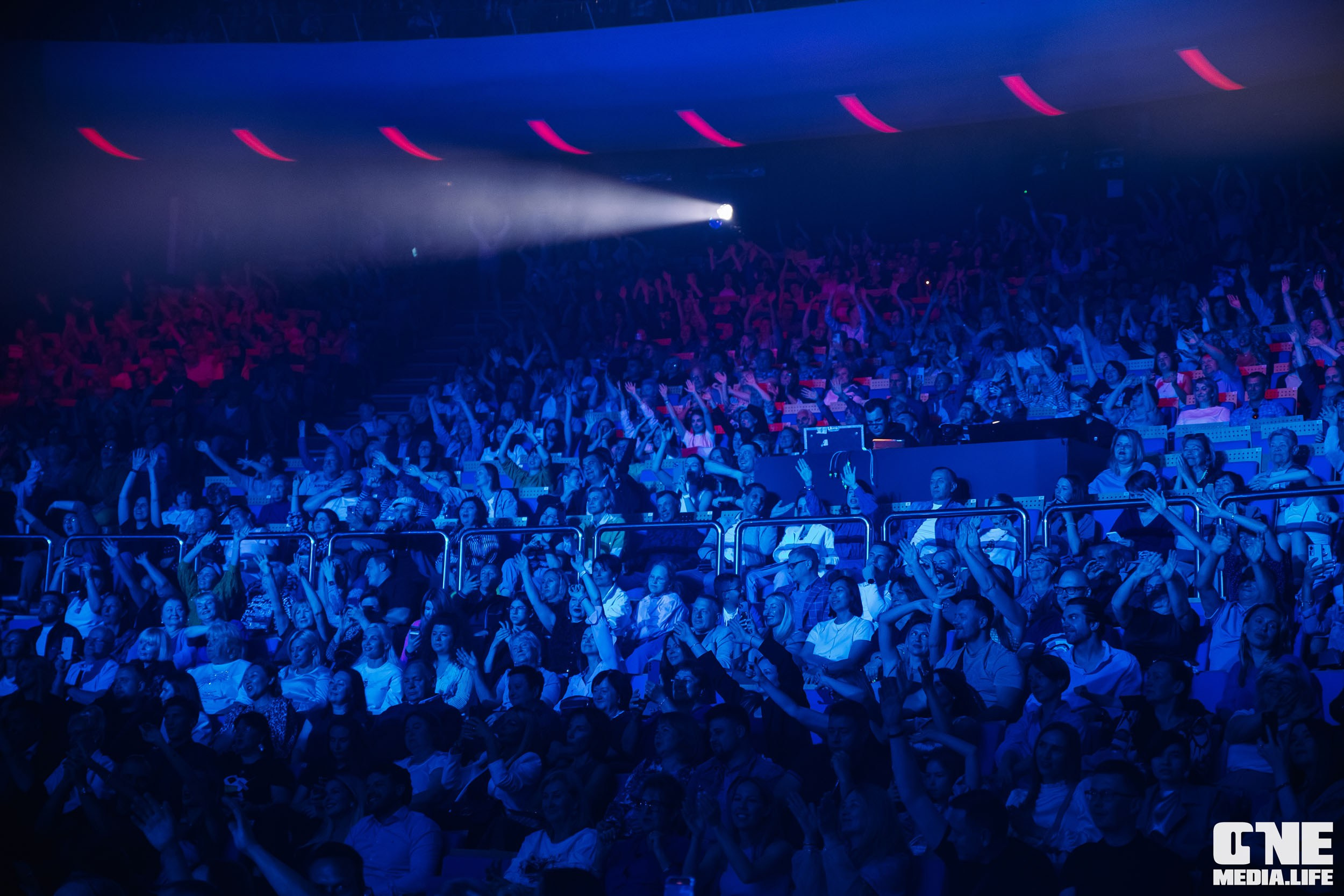 Фоторепортаж с концерта Эмина в Янтарь Холле. One Media Life: фоторепортажи, фотоотчеты с мероприятий и заведений