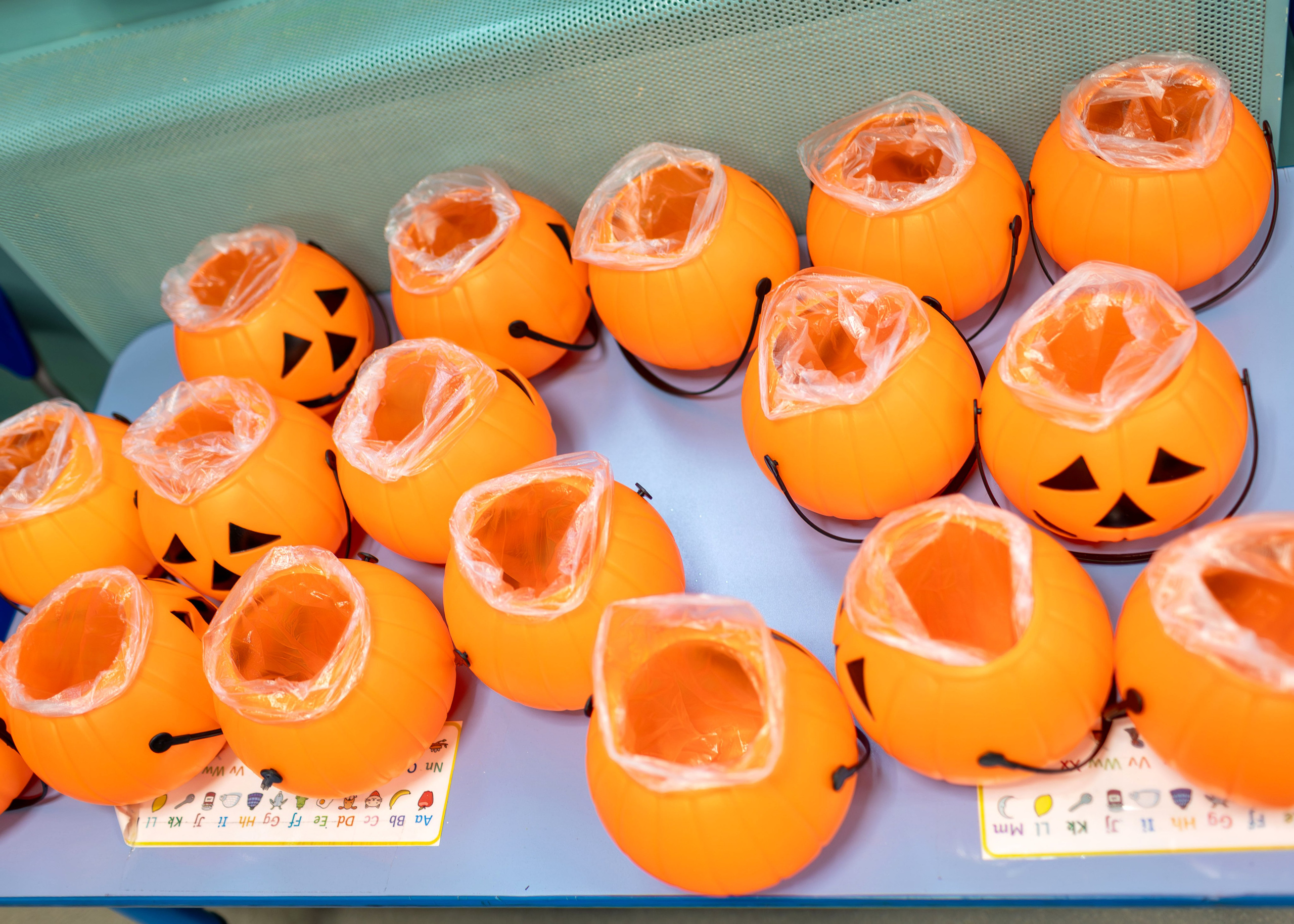 Halloween в начальной школе. Выпускные альбомы для школы и детского сада — школьный фотограф Подольск, Троицк, Щербинка, Москва