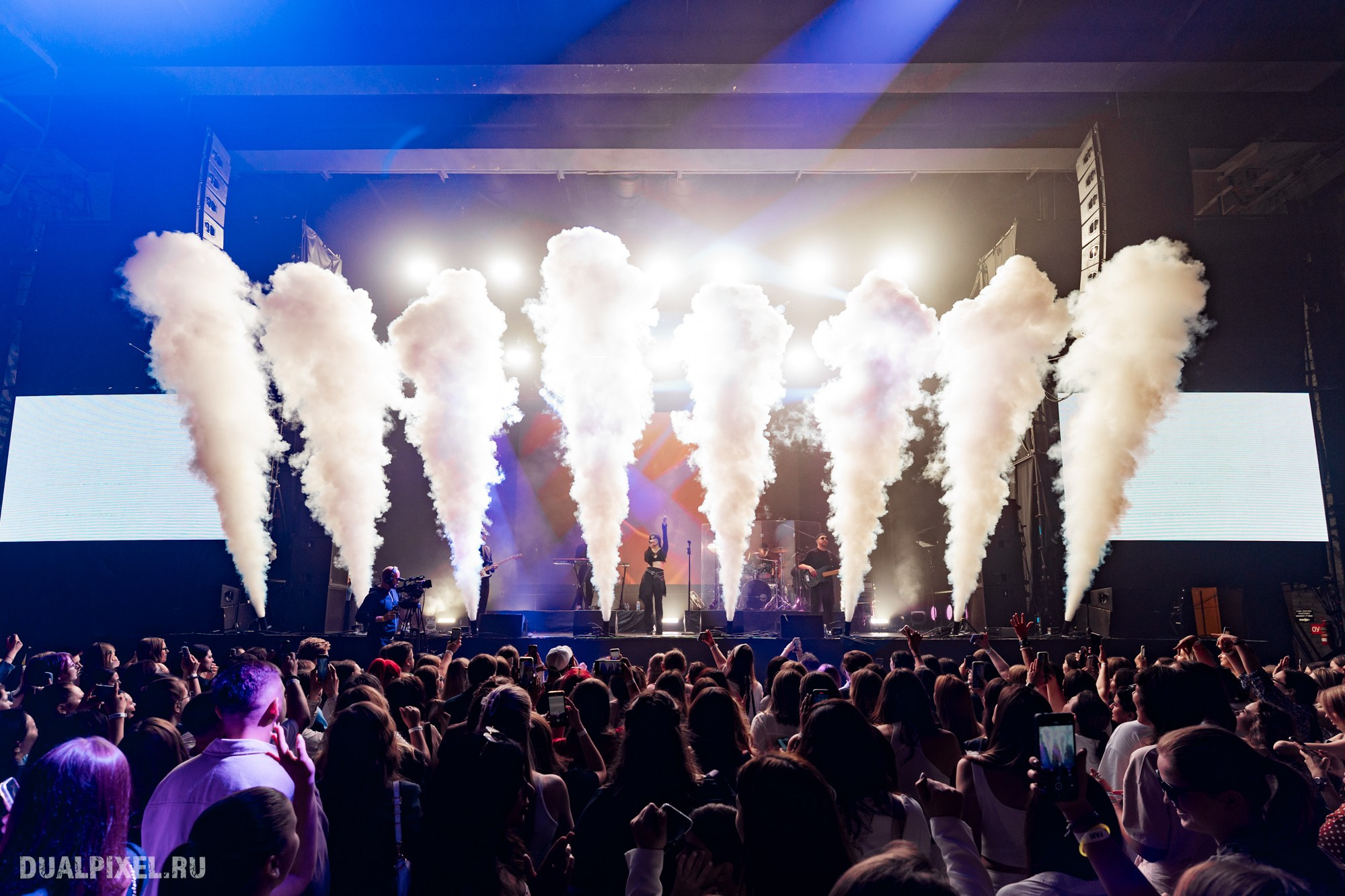 Mona. Магия музыки в кадре: Концертная Фотография