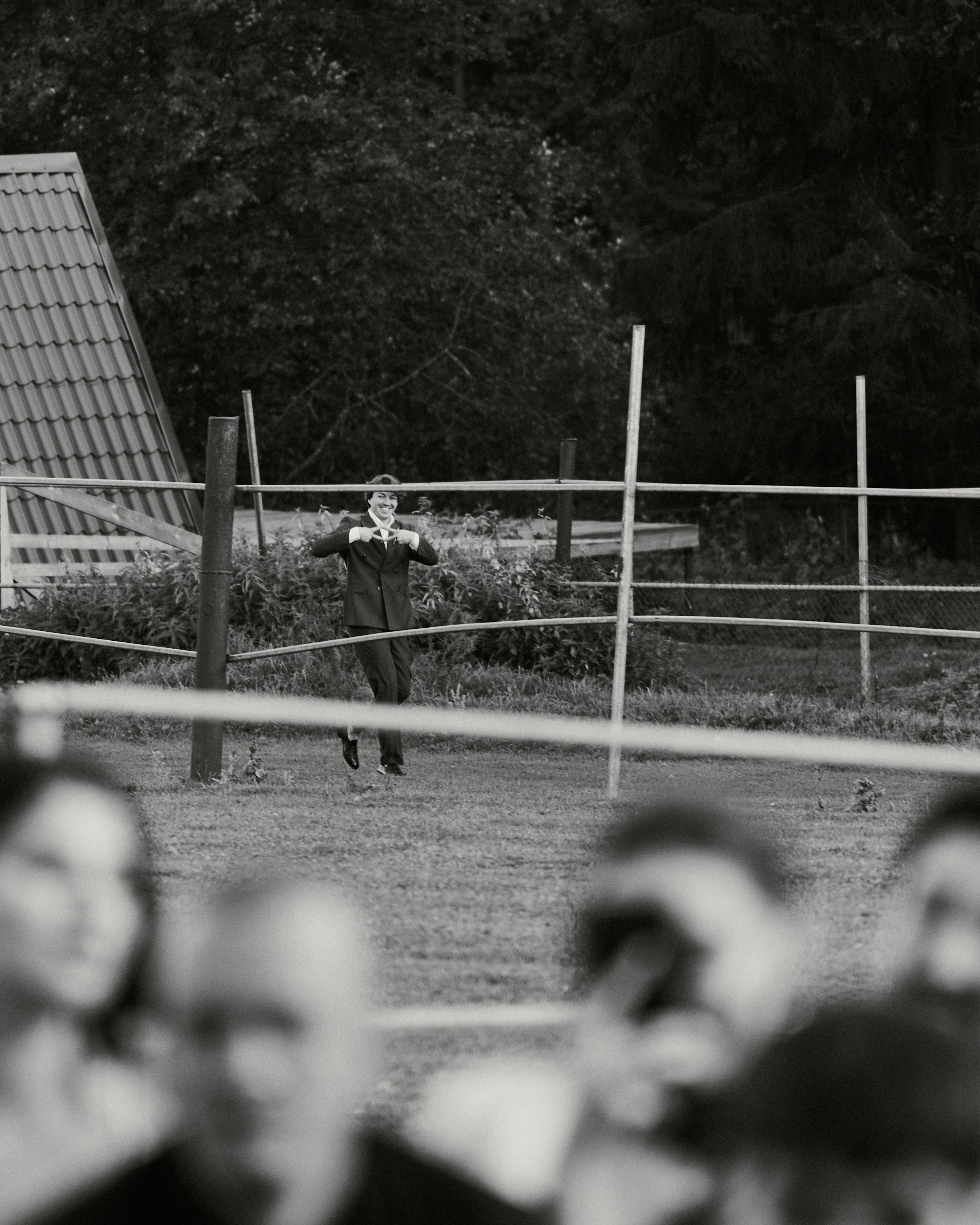 Выход жениха на свадьбе