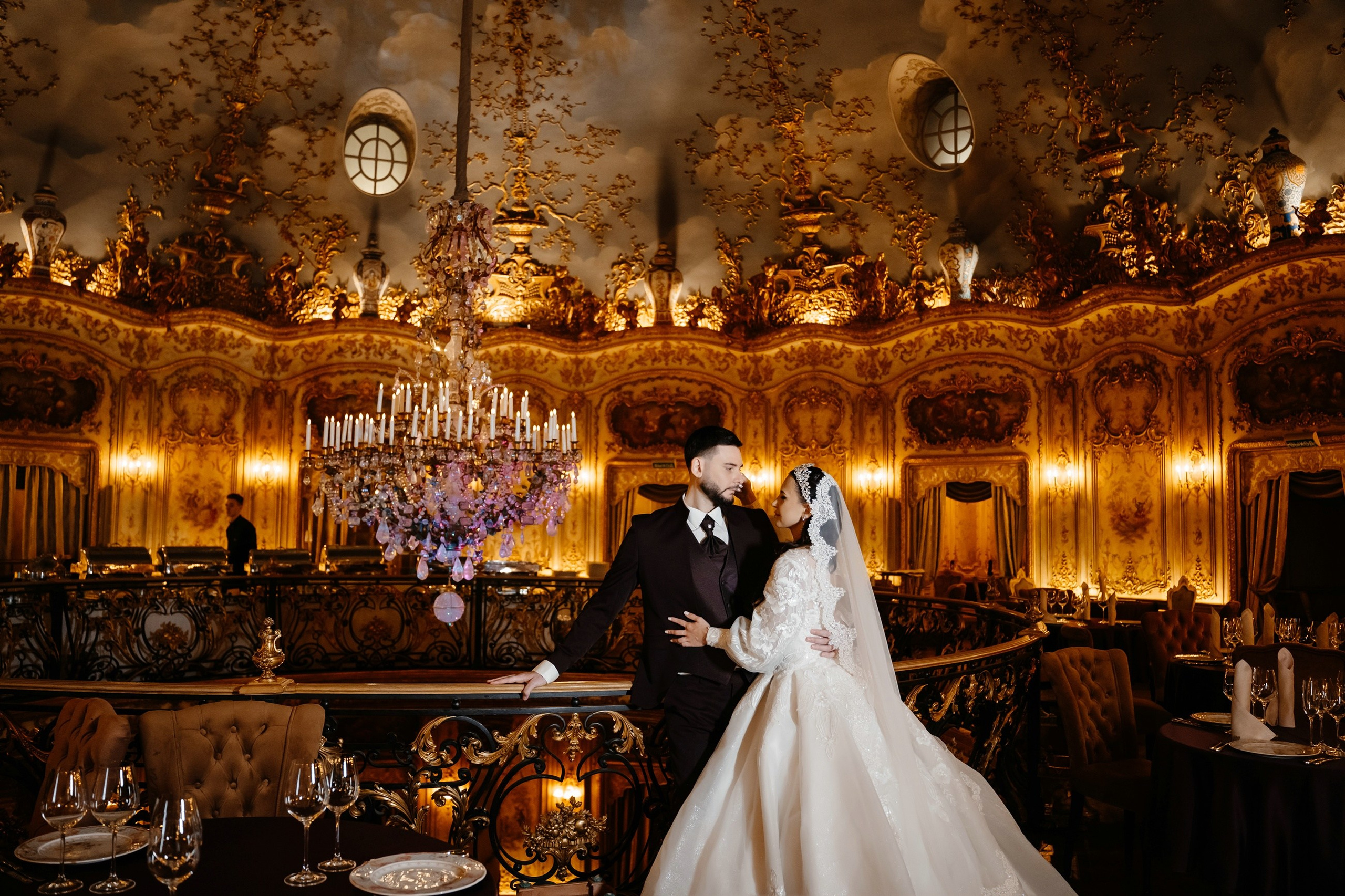 Свадебная фотосессия в ресторане Турандот. Свадебный и семейный фотограф в Москве Светлана Зоткина