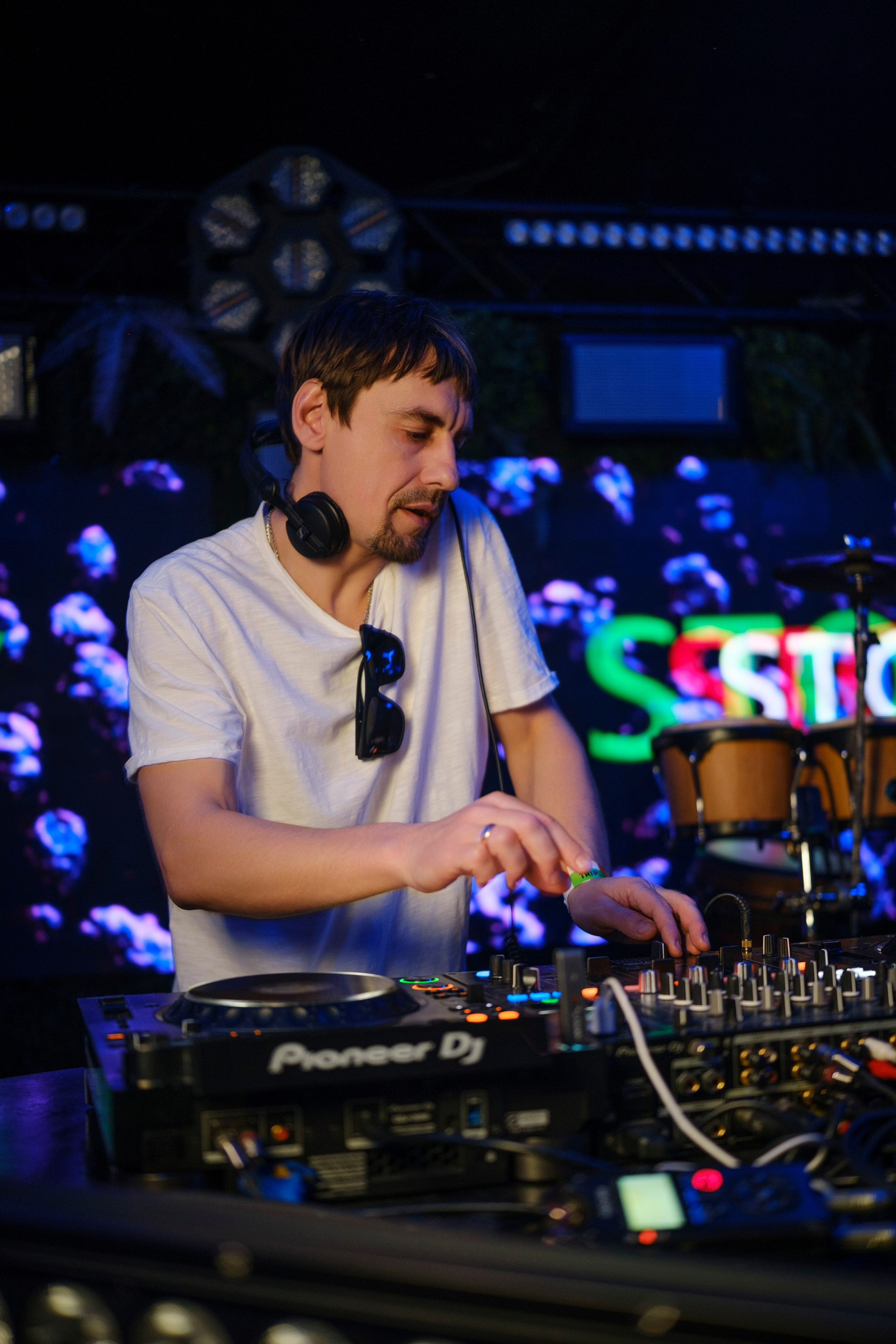 Embargo 2/03. Главная