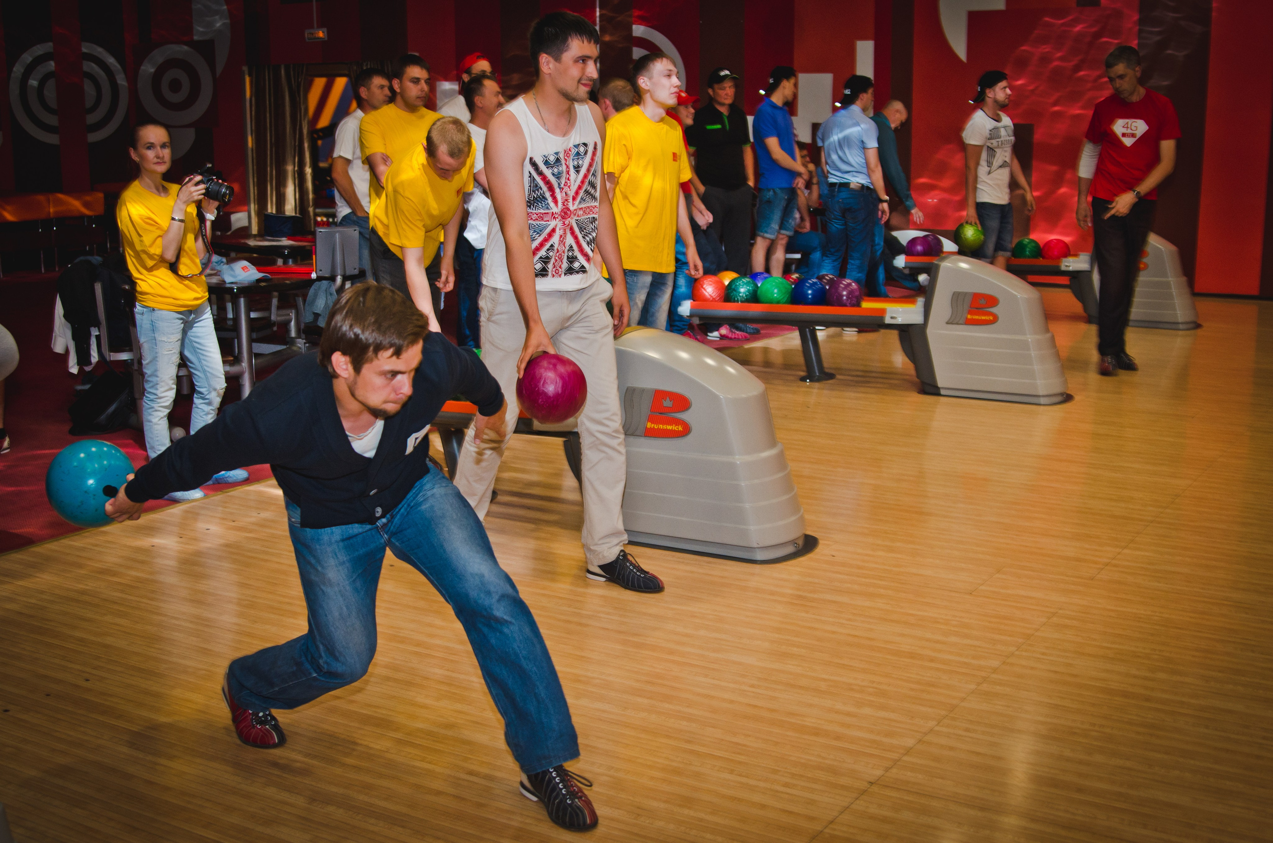 Копоратив.МТС-Теле2-Ростелеком.Боулинг. Свадебный и семейный фотограф Денис Лукьянов в Краснодаре, Краснодарском крае и Республике Крым
