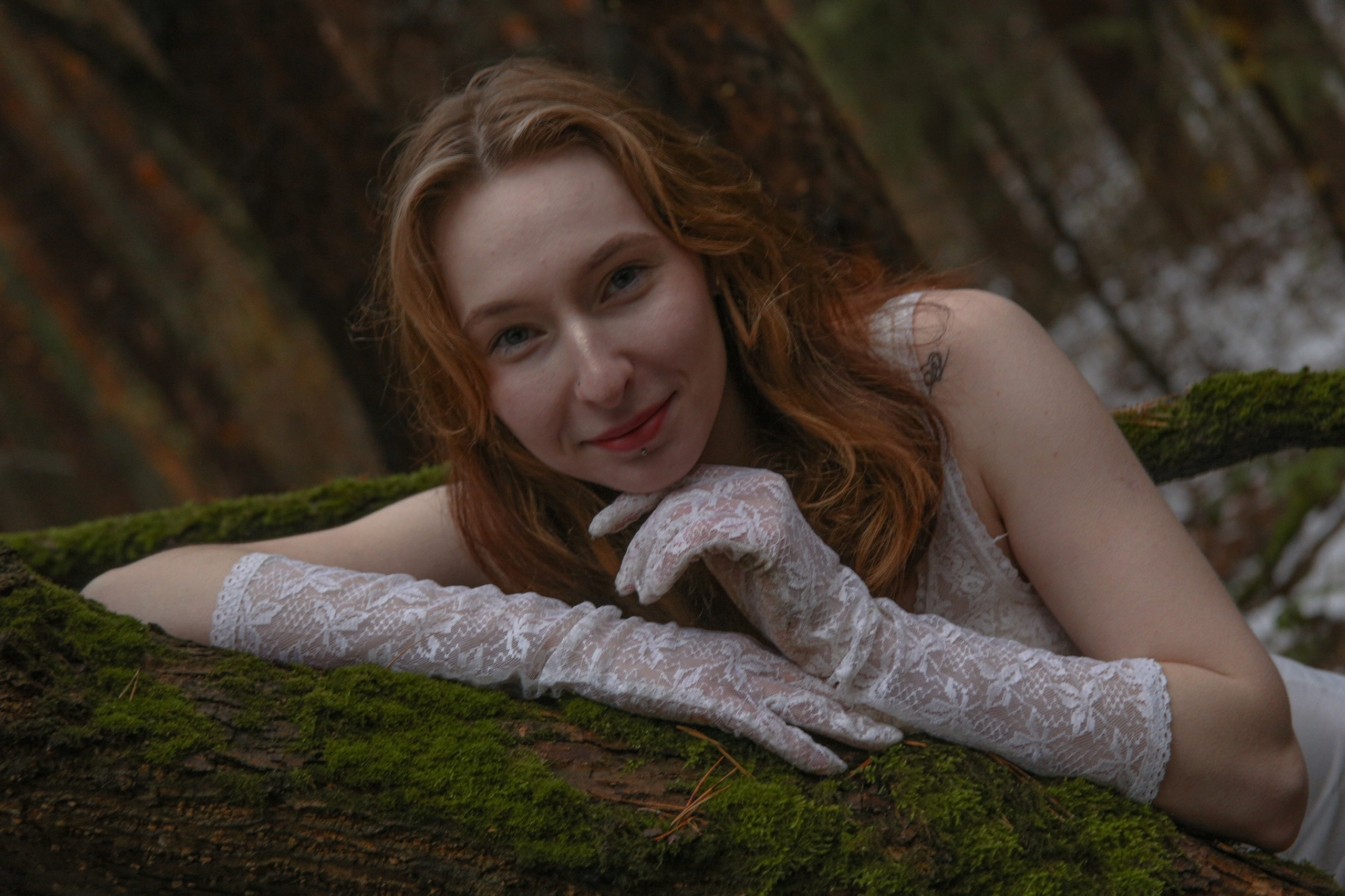 Полина на снегу босиком. Фотограф Пермь. Фотосессия в фотостудии Перми и на свежем воздухе