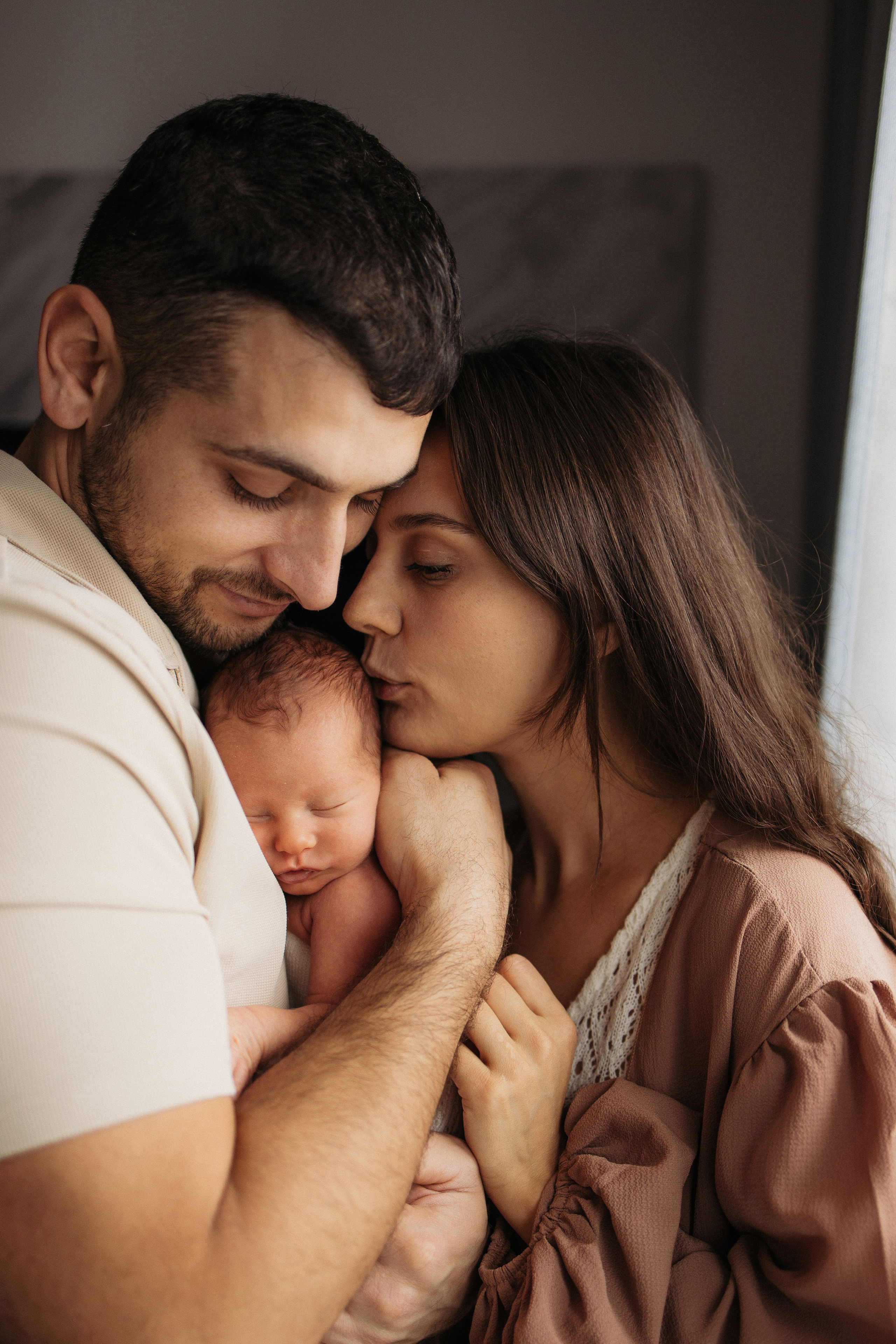 Фотосессия с новорожденным дома. Семейный фотограф в Москве Марина Петра