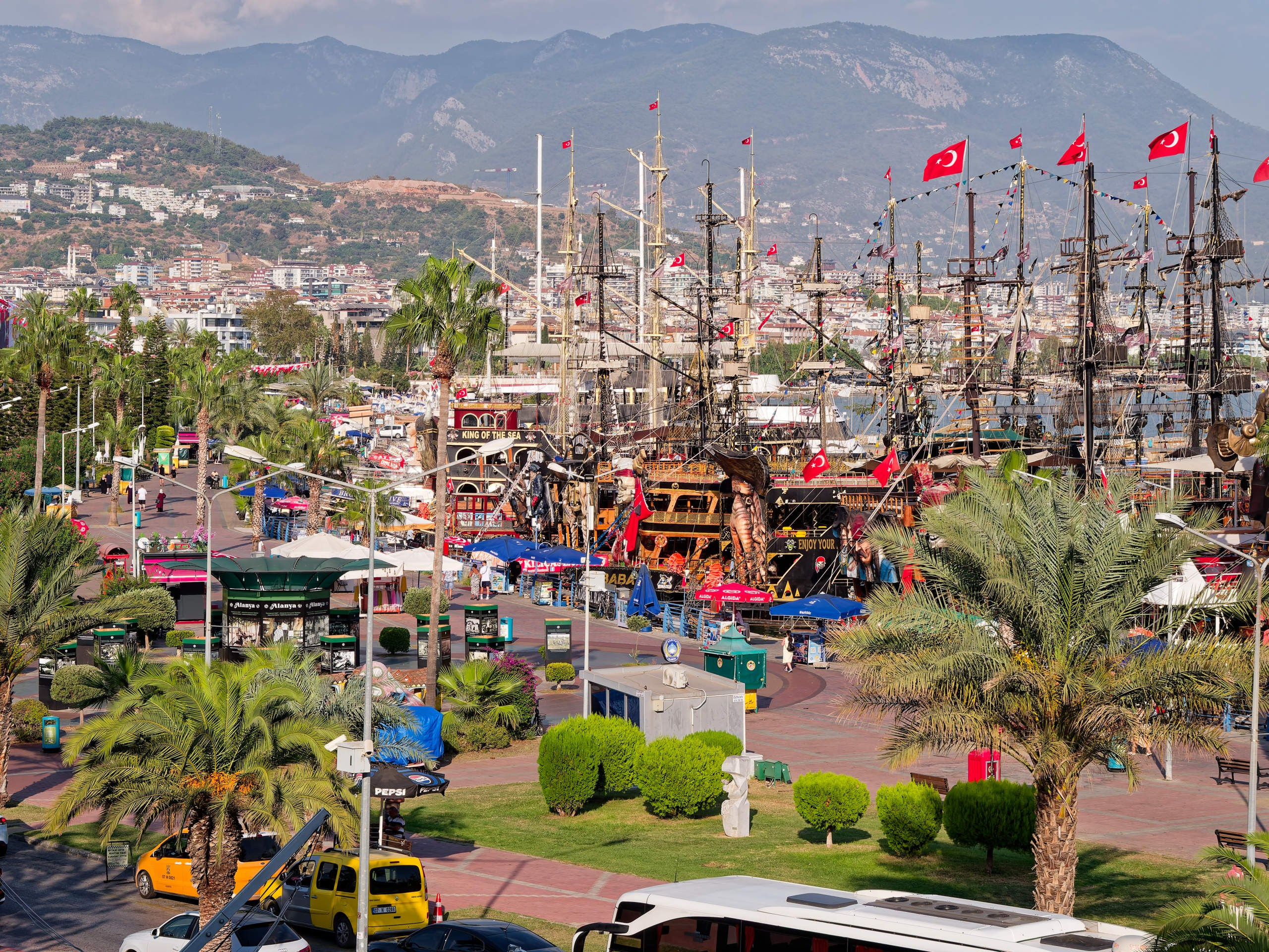 Алания 2025, порт и парк. Избранные фотографии