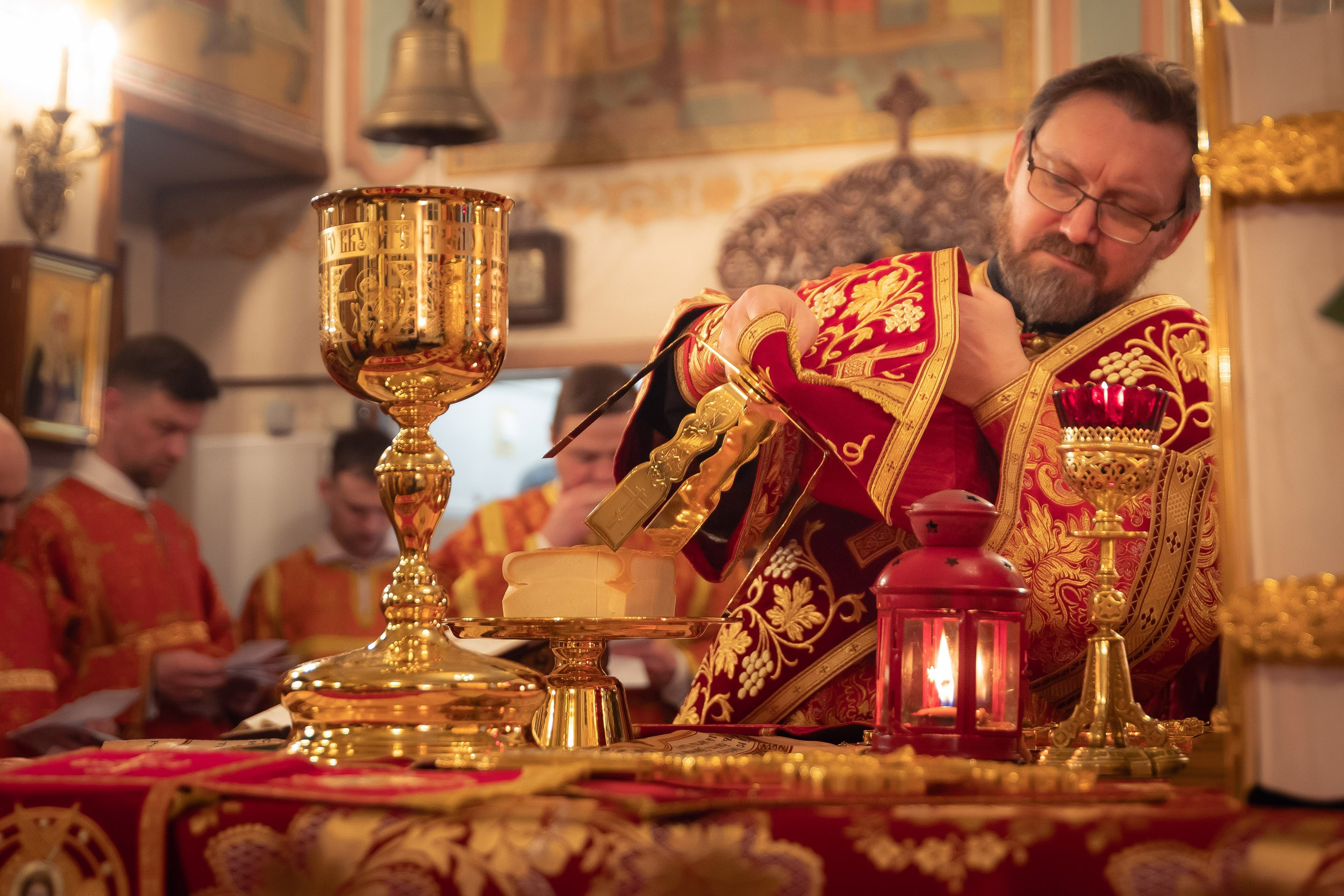 Богородский храм. Пасха. Полунощница, Божественная литургия. Антон и Татьяна Денисенко — В храме