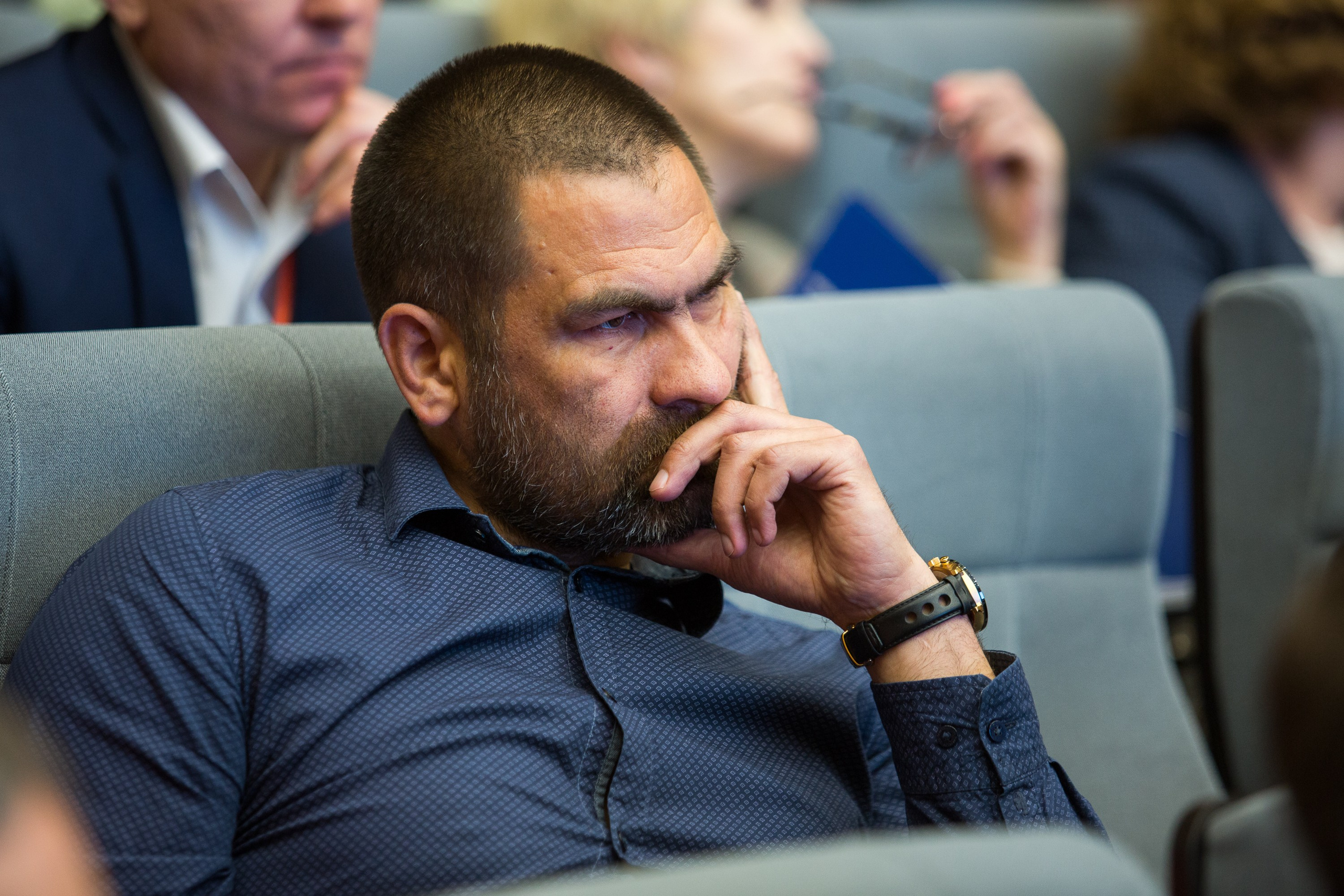 Пленарное заседание «Бизнес у моря». Репортажный фотограф во Владивостоке