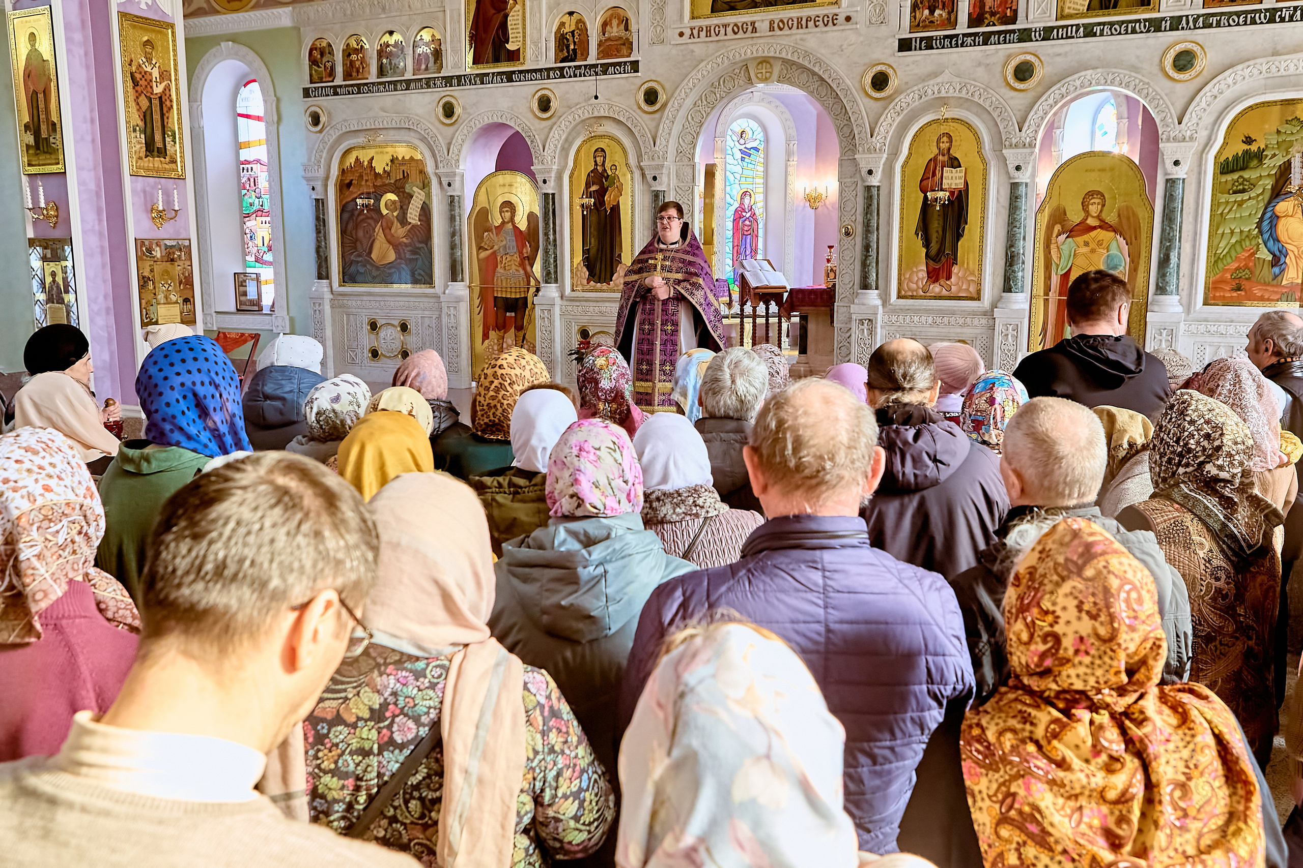 Фотографии Божественной Литургии в Неделю Крестопоклонную