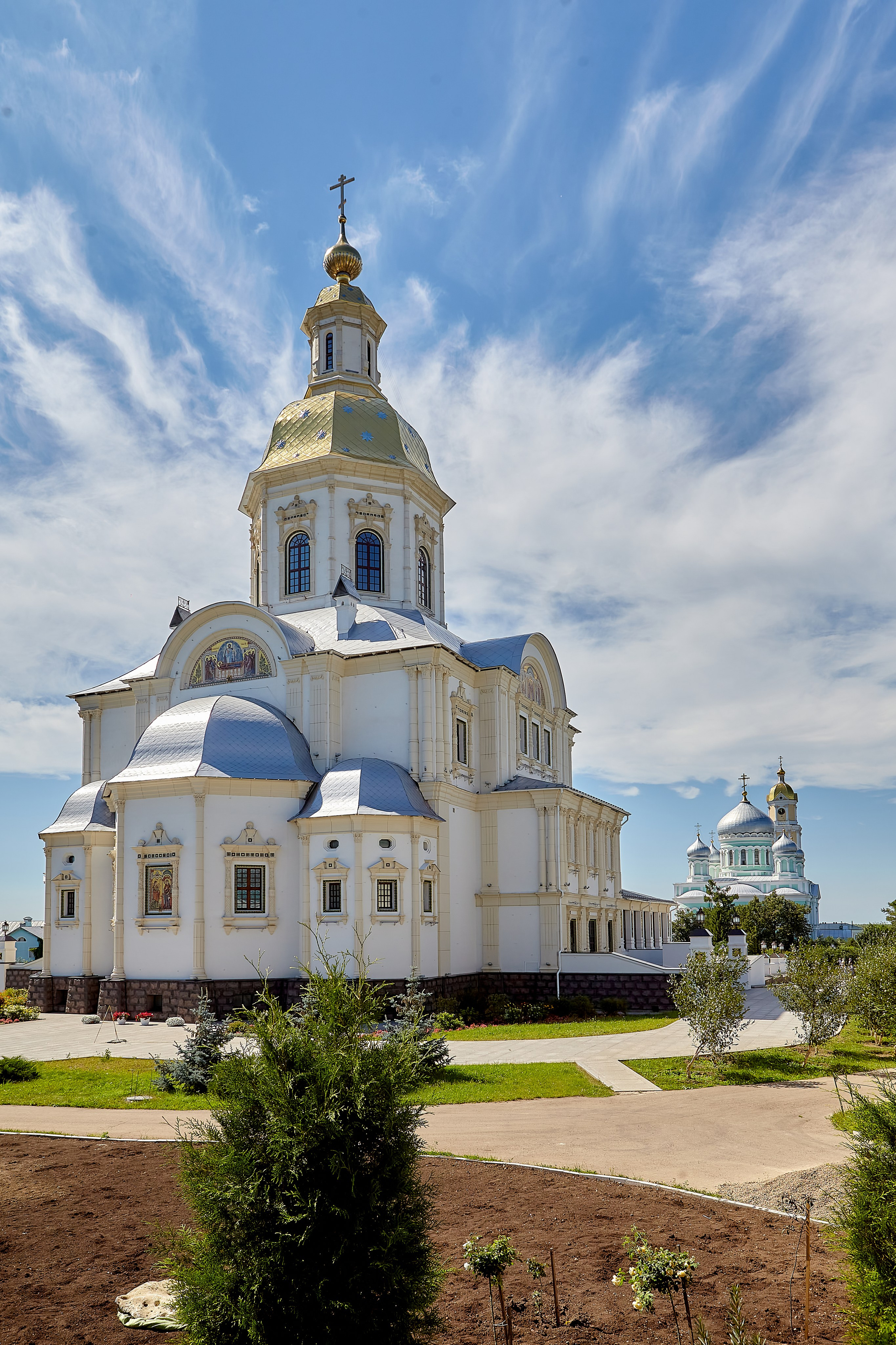Свет и тишина святого места Дивеево, запечатлённые Николаем Головановым православным портретным фотографом из г. Дзержинск.