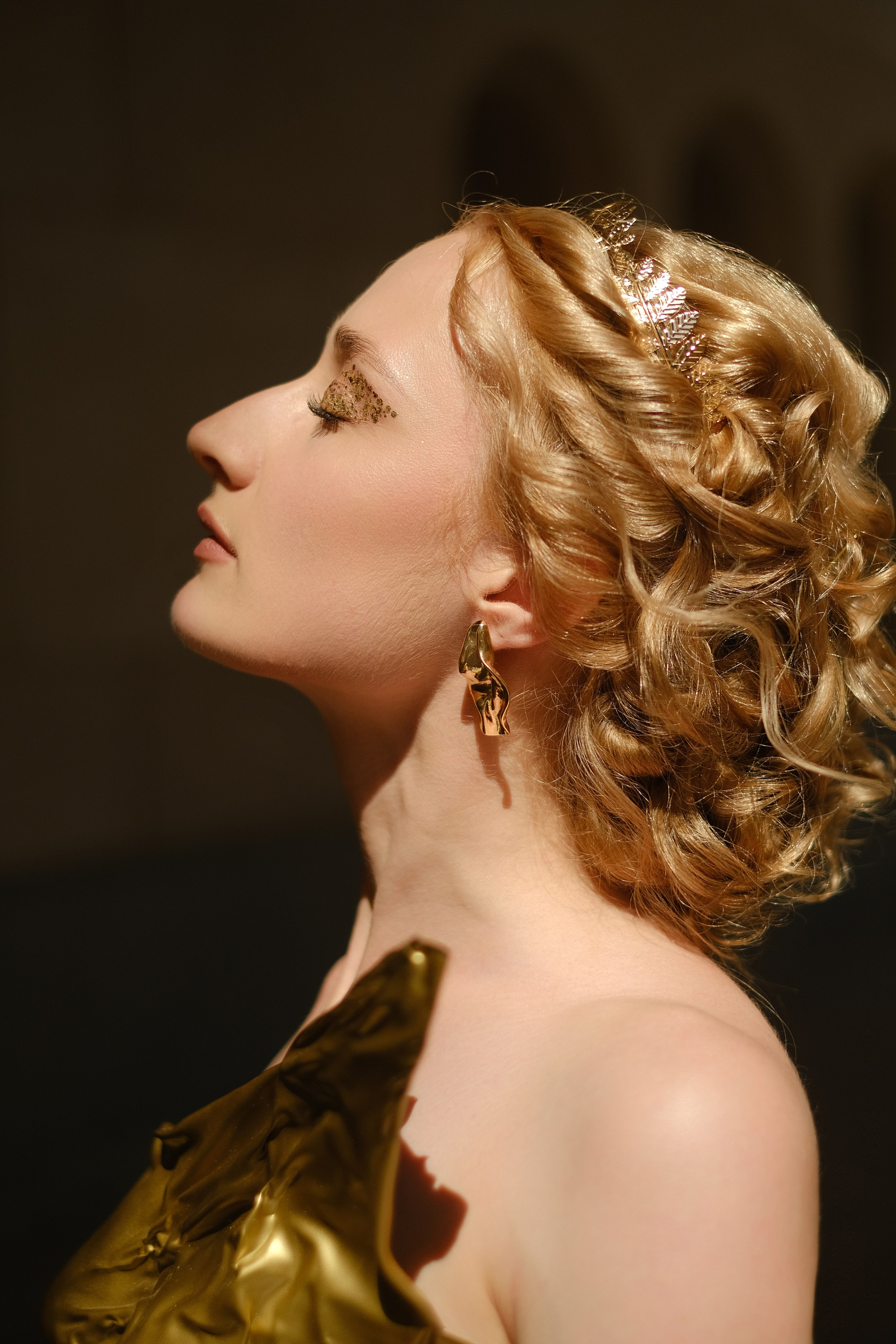 Елизавета в Новом Херсонесе. Профессиональная фотосъемка в Крыму. Натуральные эмоции и живые кадры. Забронируйте дату прямо сейчас!