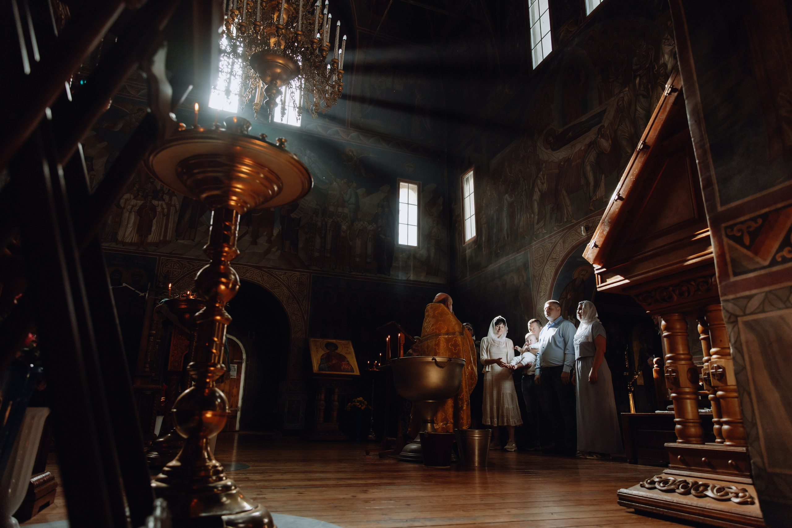 Таинство крещения в Холках. Фотограф Максим Никонов