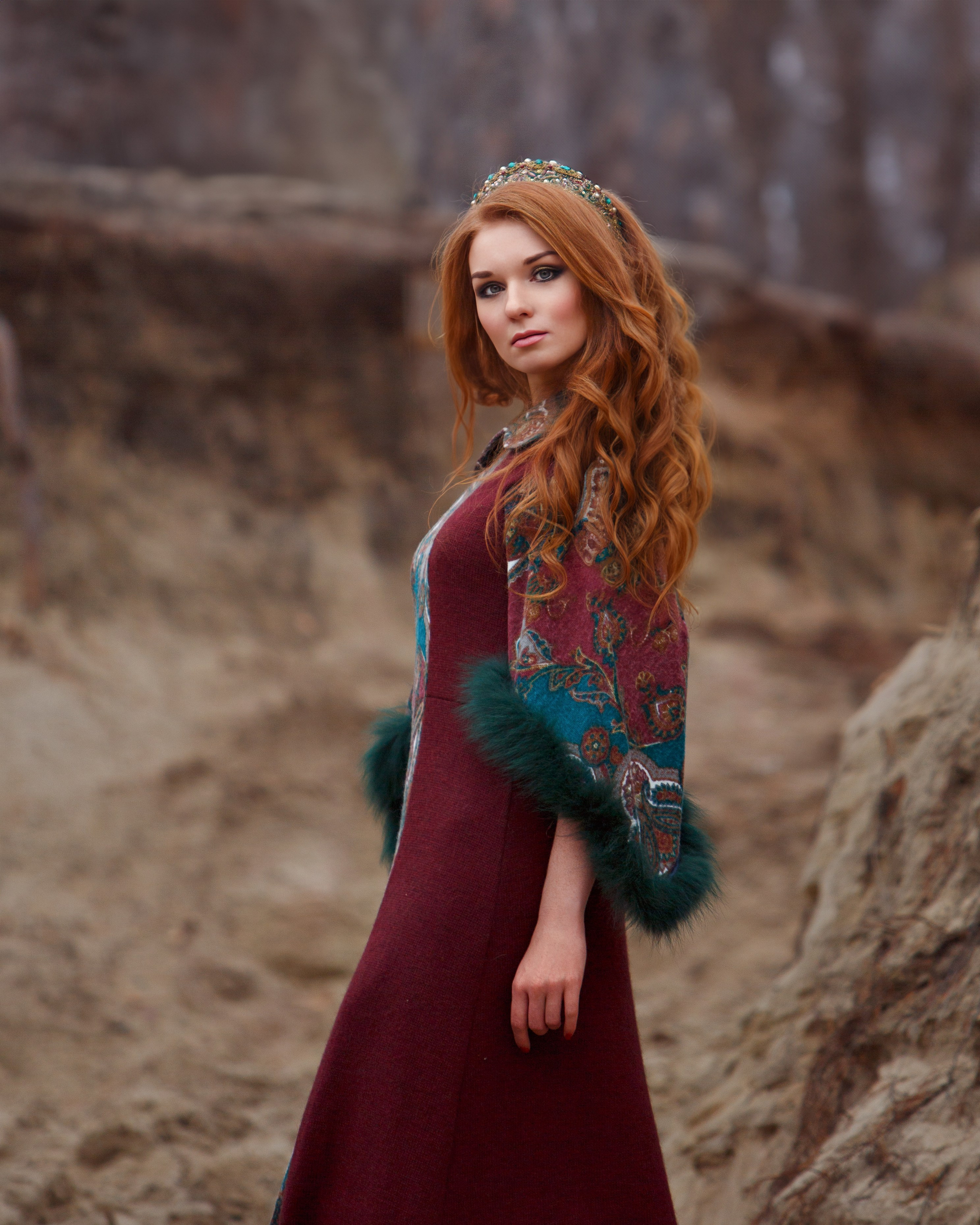 Девушка с медведем