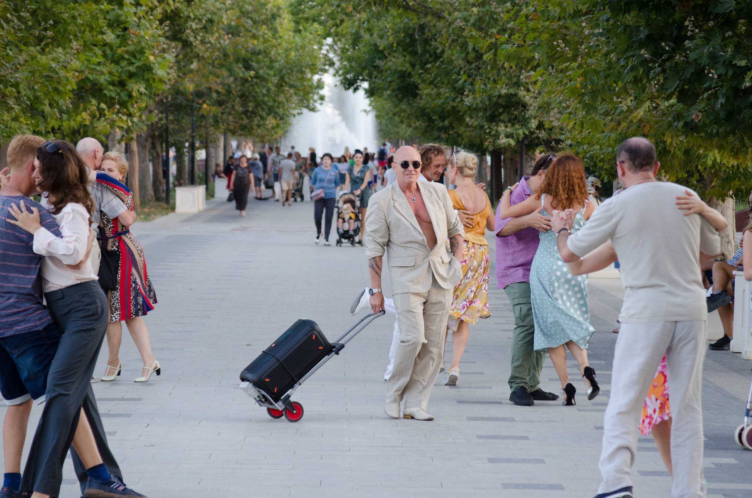 Фотограф на ваше мероприятие в Крыму | Съемка милонг и фестивалей | Илья Желдак. Профессиональная фотосъемка в Крыму. Натуральные эмоции и живые кадры. Забронируйте дату прямо сейчас!