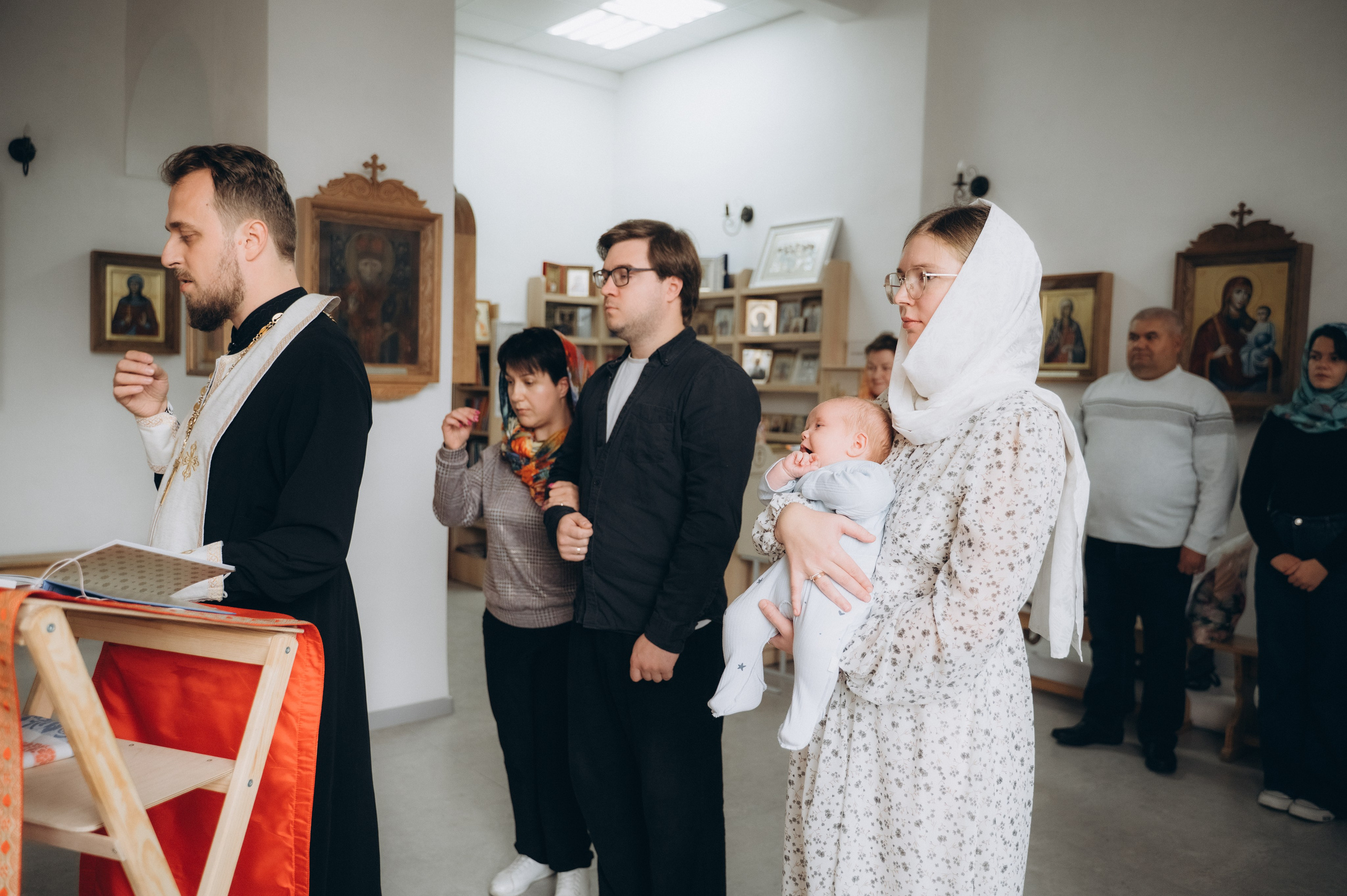 Крещение Ромы (Приход храма святой Равноапостольной княгини Ольги). Семейный фотограф в Минске Дарья Дреко