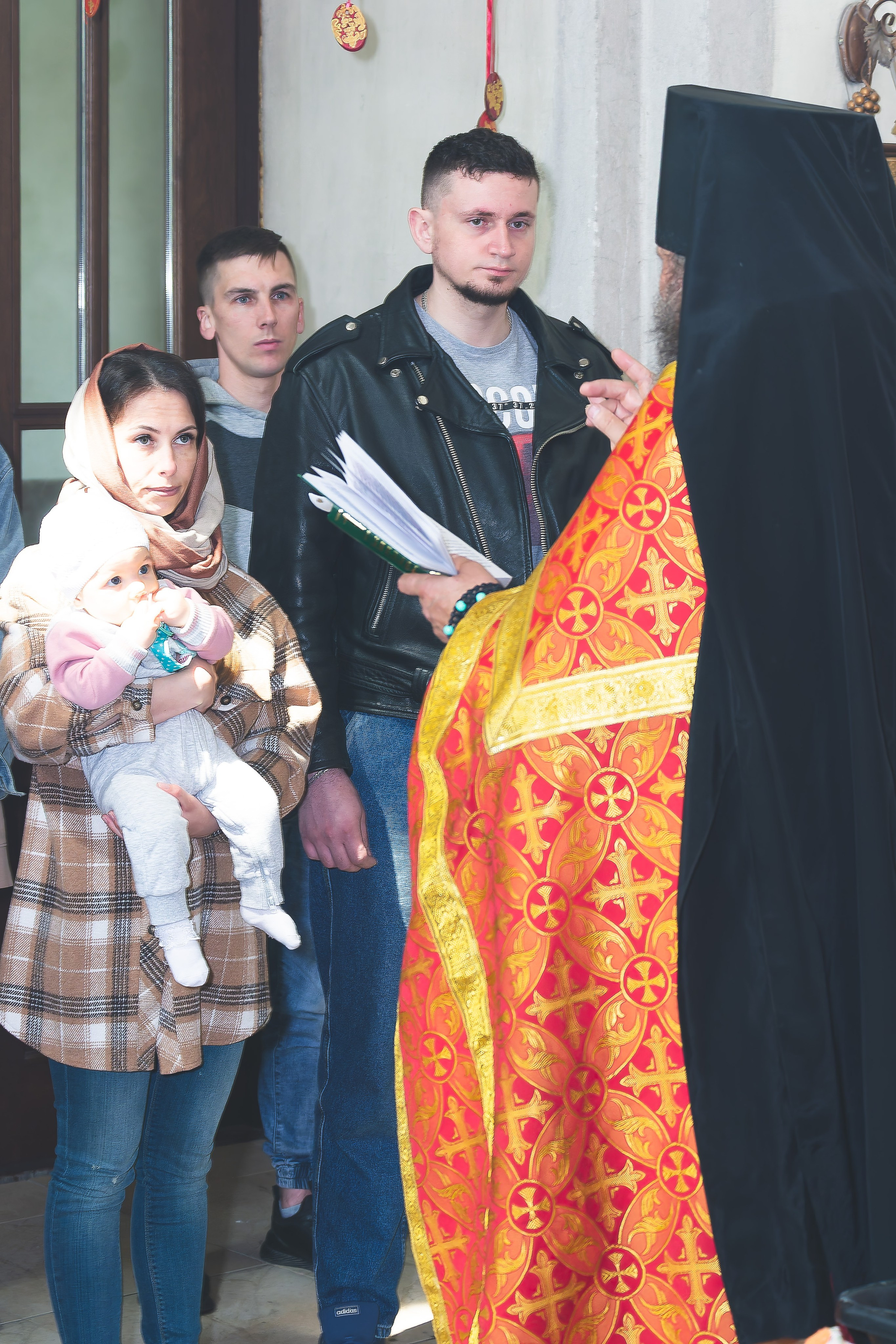 Крещение Ксении в храме Рождества Пресвятой Богородицы д. Щербинино. Фотограф Евгений Егоров