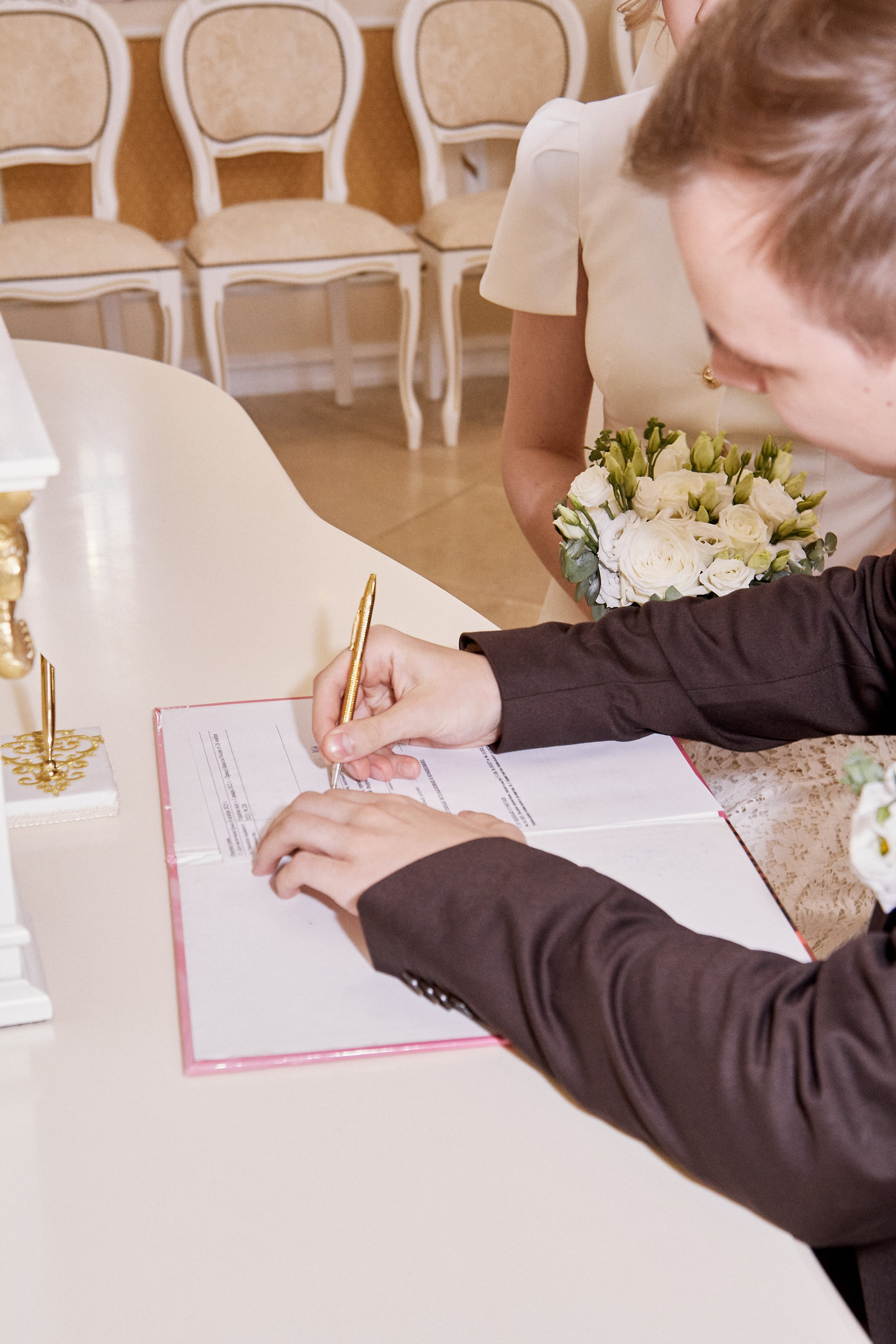 Свадебная роспись в раменском ЗАГСе. Свадебный фотограф в Москве Приятелева Ангелина