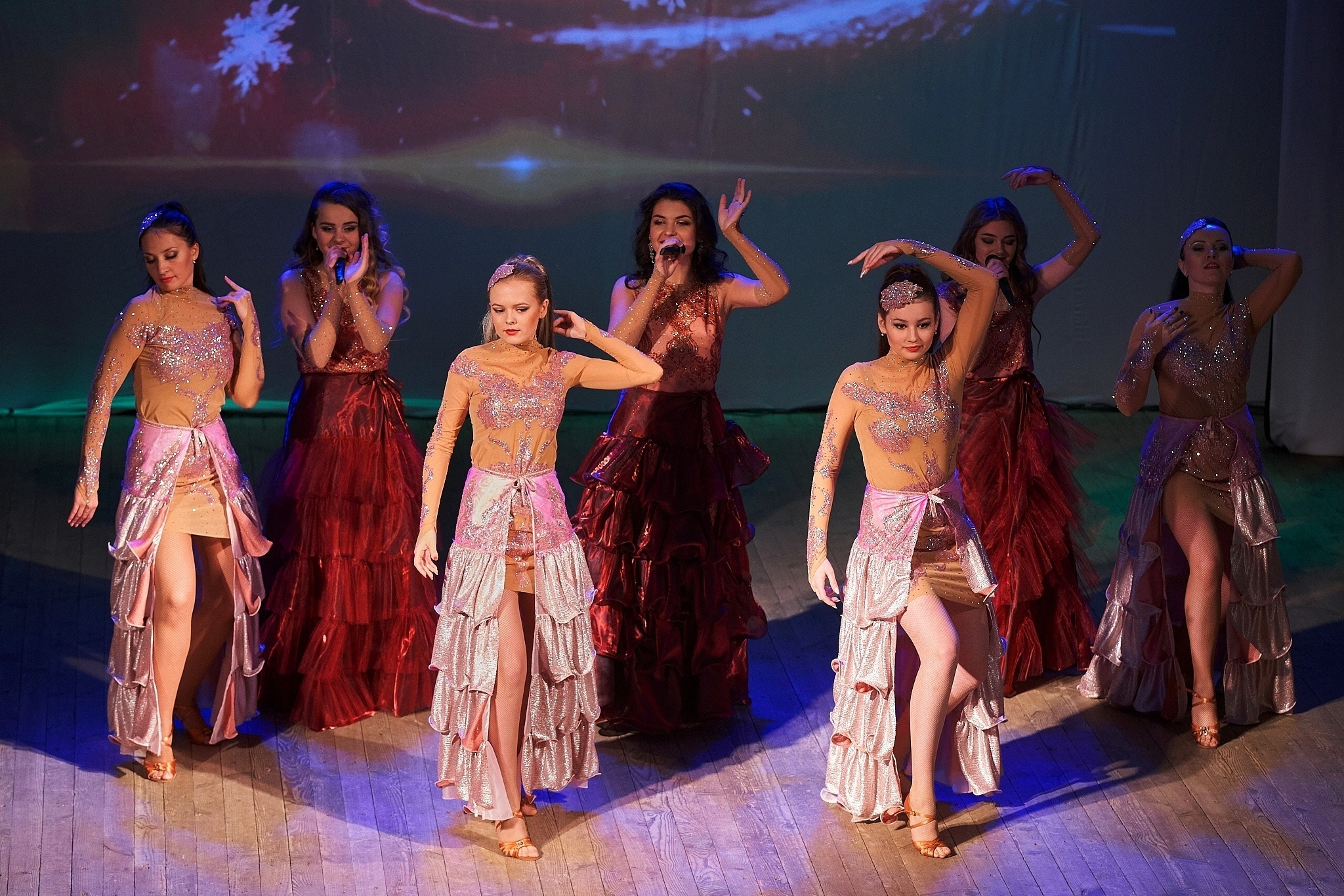 НОВОГОДНИЕ ВЕЧЕРА ДЛЯ ЖИТЕЛЕЙ ГОРОДА 2019. Дворец Культуры г. Заволжья