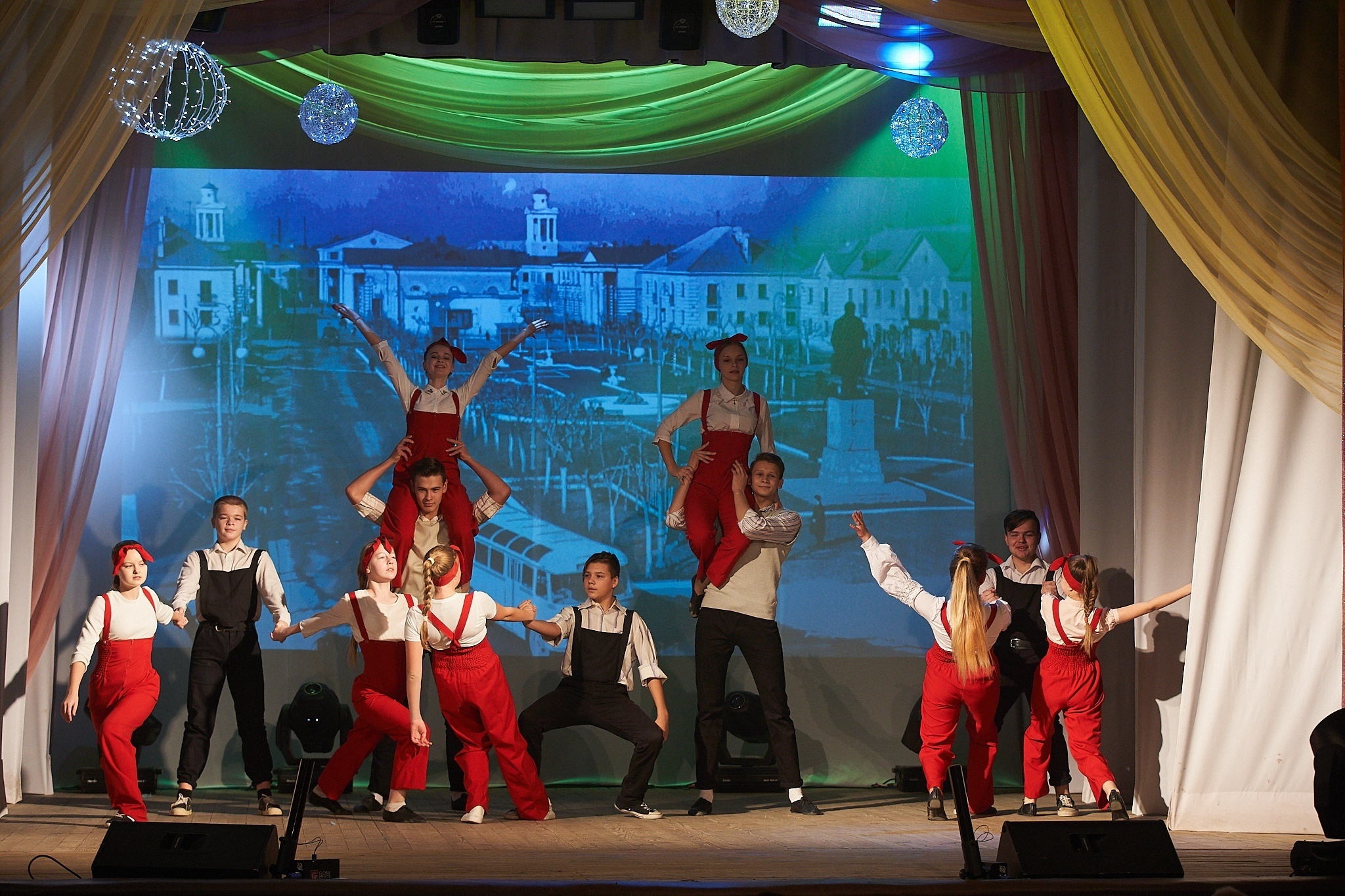 65 лет Дворцу культуры г. Заволжья. Дворец Культуры г. Заволжья