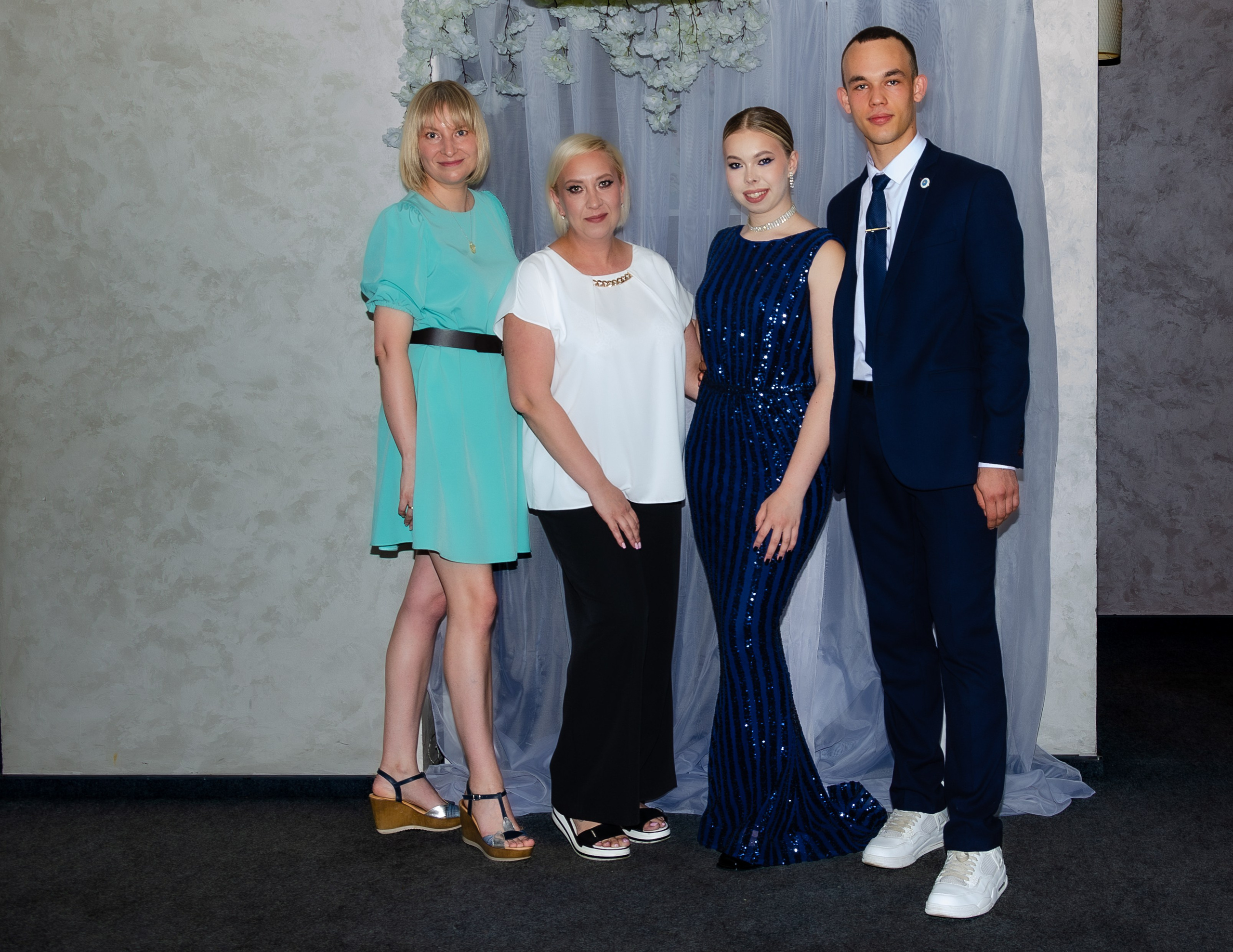 Корпоративные, Юбилейные, выпускные (школа, садик)фотосессии. Фотография — это миг, который фиксирует вечность