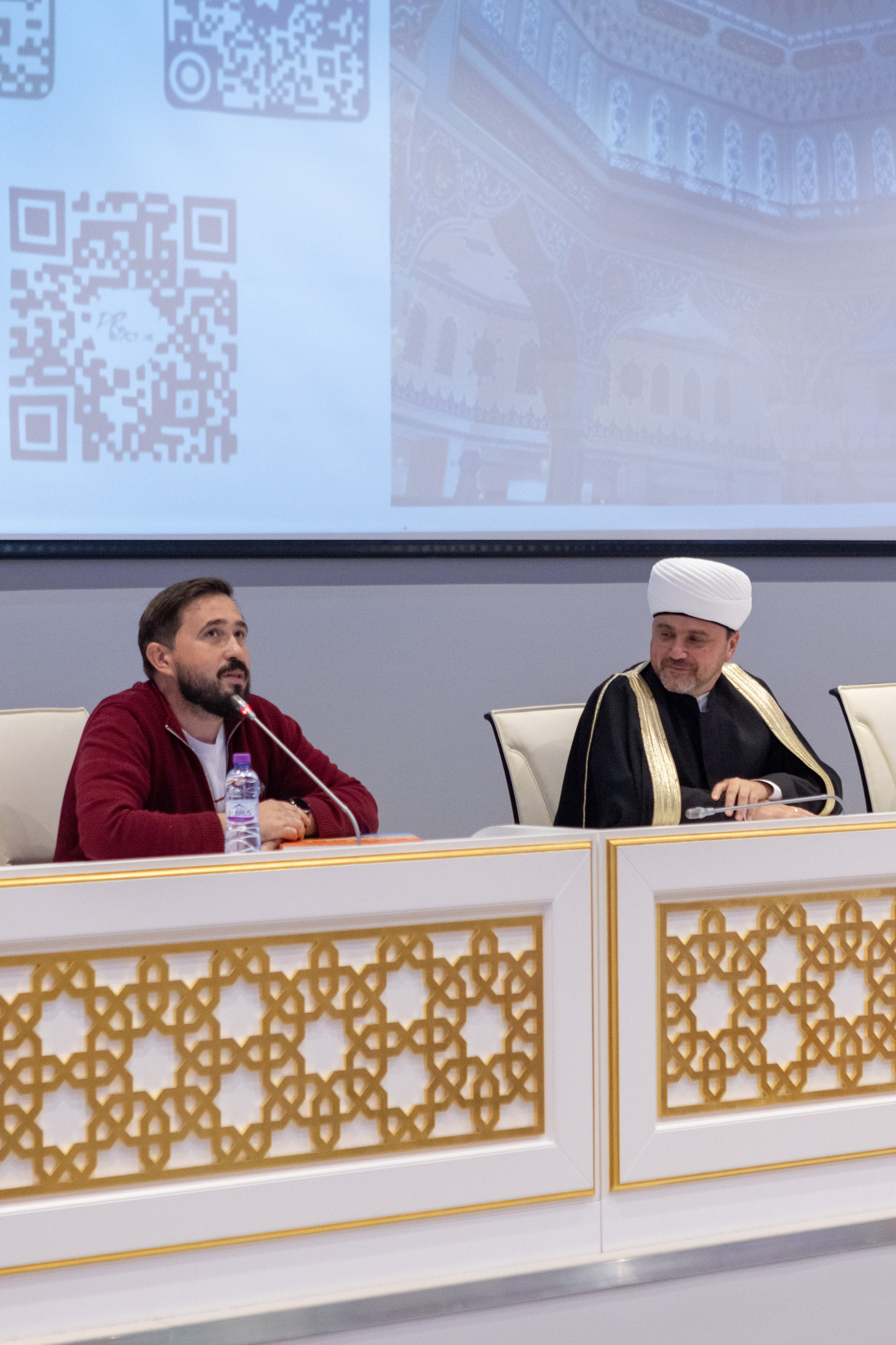 Репортаж с презентации книги — «Москва: город вязевый». Рекламный, предметный, репортажный, семейный фотограф и художник в Москве