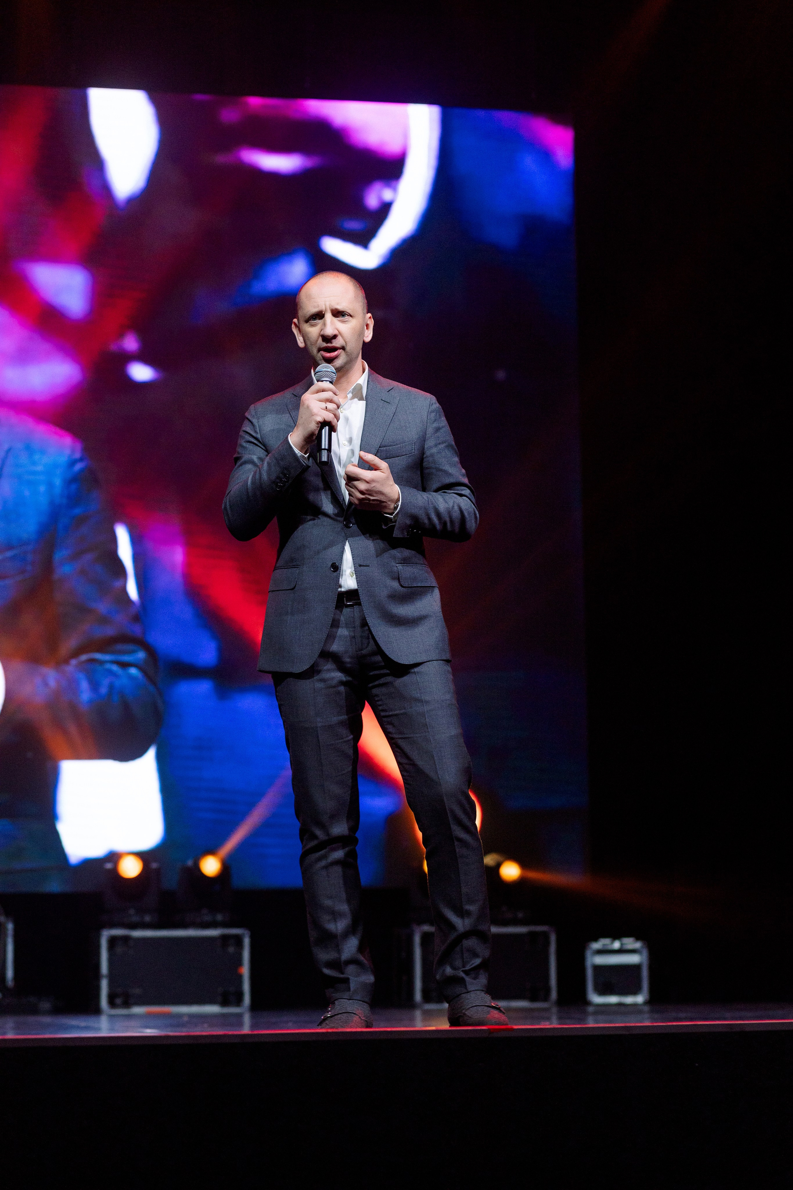 РЕПОРТАЖ: НОВЫЙ ГОД В ДК МЕТАЛЛУРГ. Профессиональный фотограф в Ижевске Леша Петров