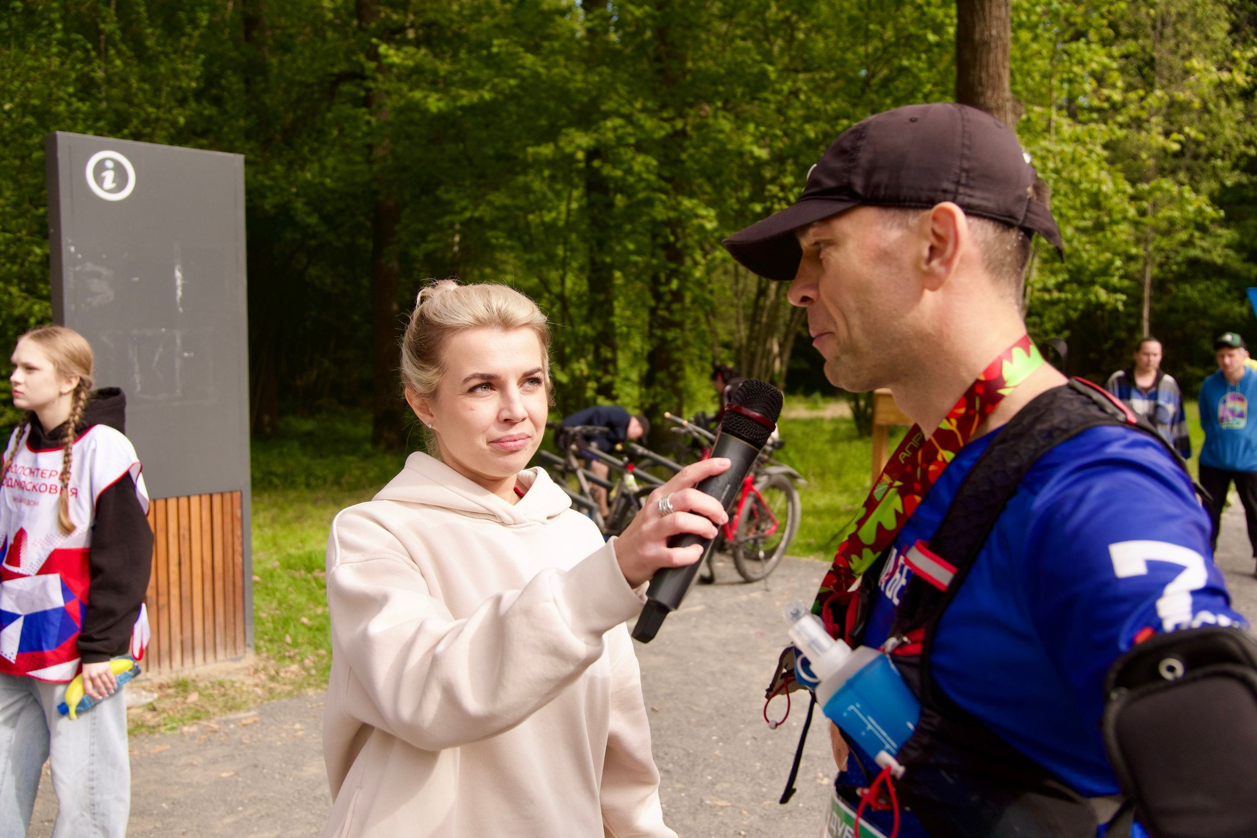 Забег в парке «Дубки». Кафе «БЕЛКА НАШЕПТАЛА». Ну оооочень концептуальное кафе