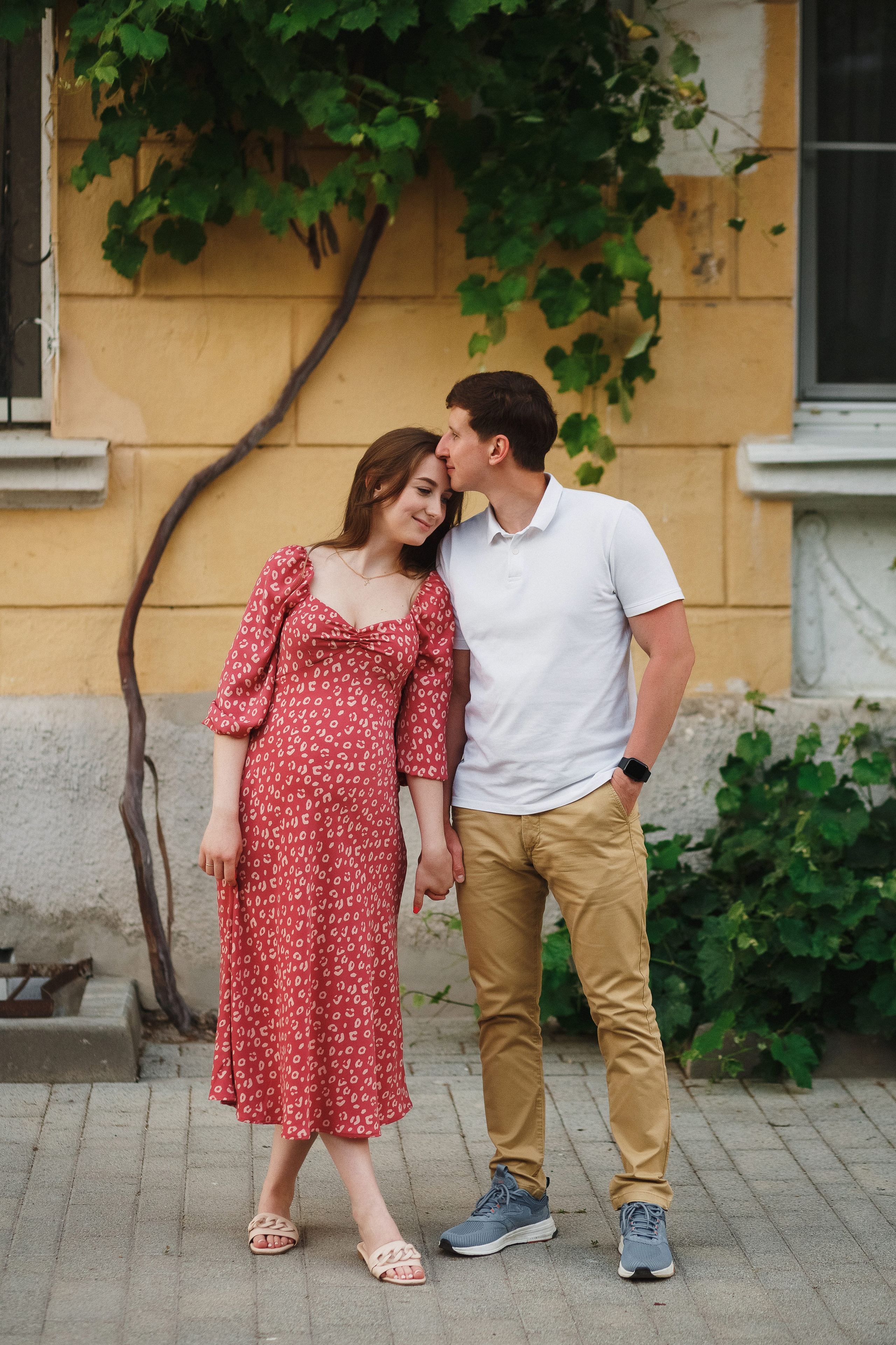 Романтика на улице Петровская в Таганроге: Денис и Аня. Свадебный и семейный фотограф в Таганроге Бакарюк Антон