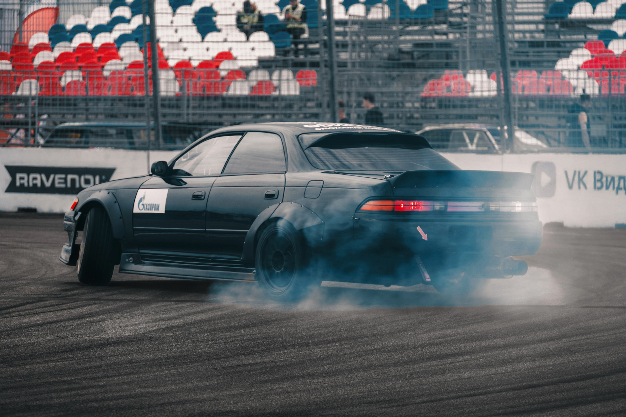 IDDC Этап 2: Бетонный Колизей и блогеры в деле