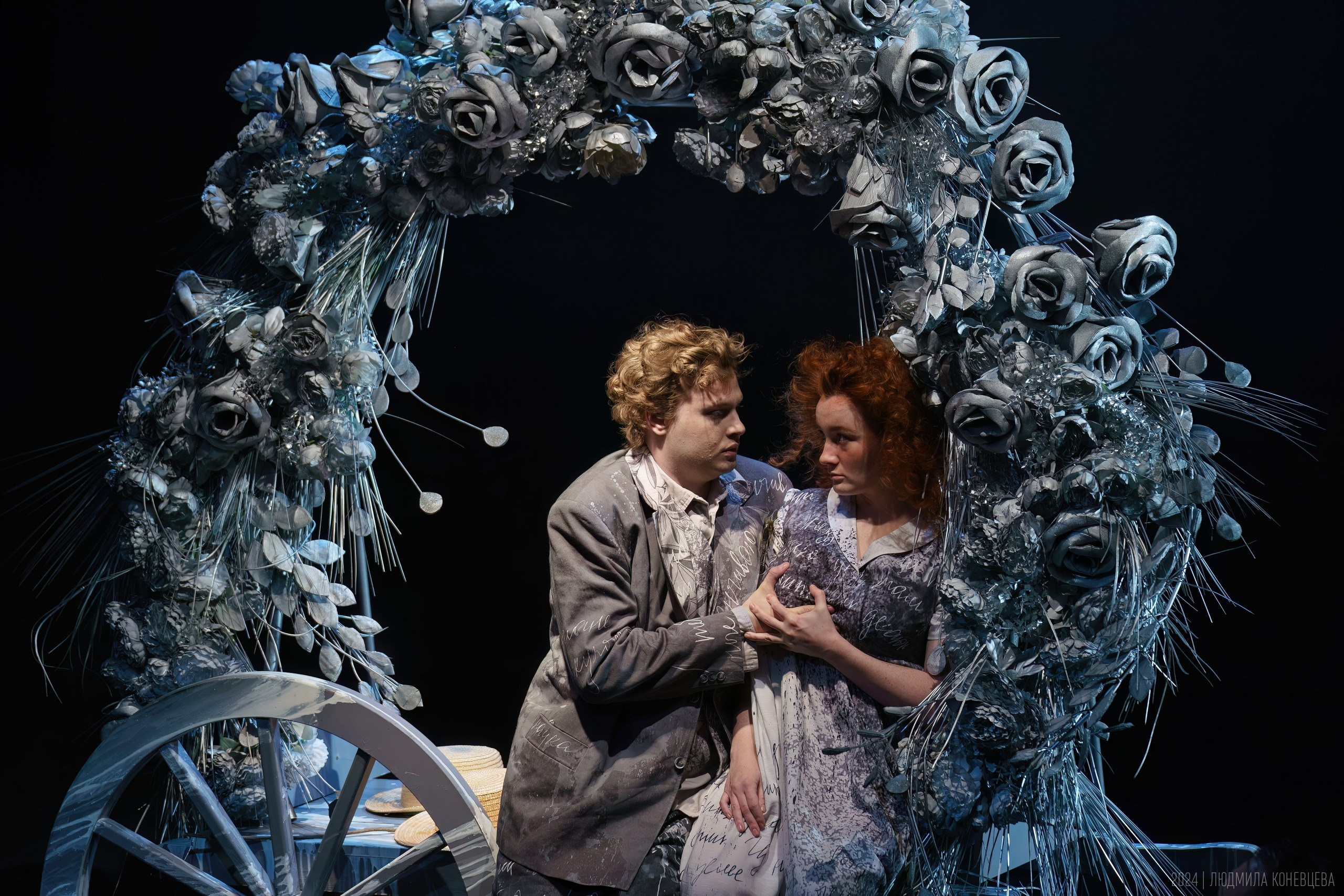 «Свет­лые души, или О том, как на­пи­сать рас­сказ», режиссер Михаил Крылов, Мастерская Петра Фоменко. Театральная фотография