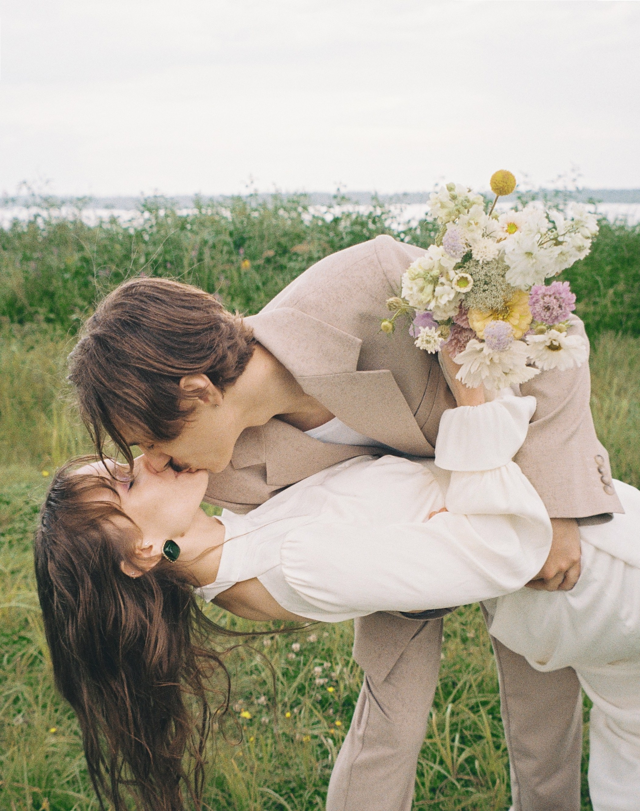 Держи меня крепче