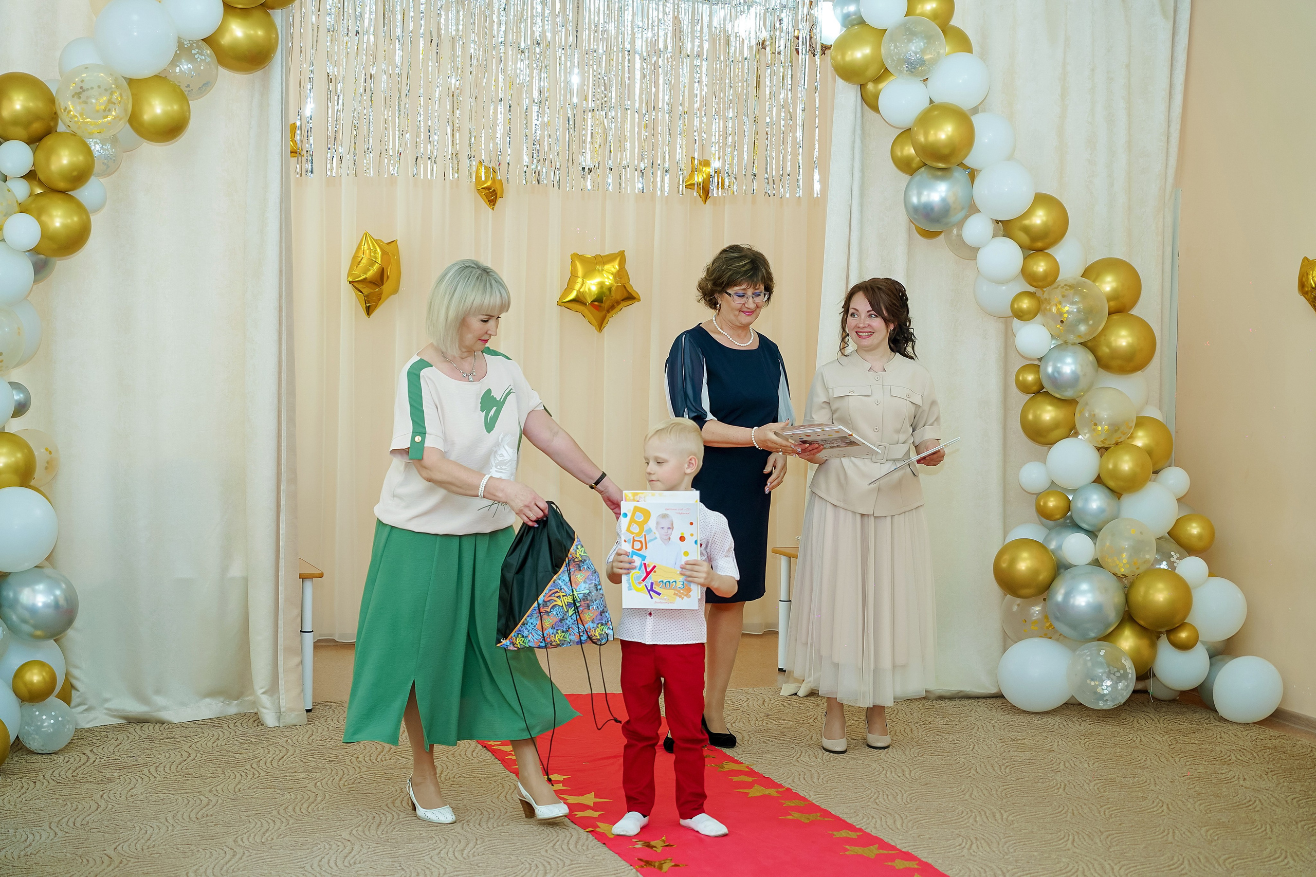 Фотосъемка видеосъёмка фотограф видеооператор новогодних утренников  в. Фотограф, видеооператор Нина Коршунова