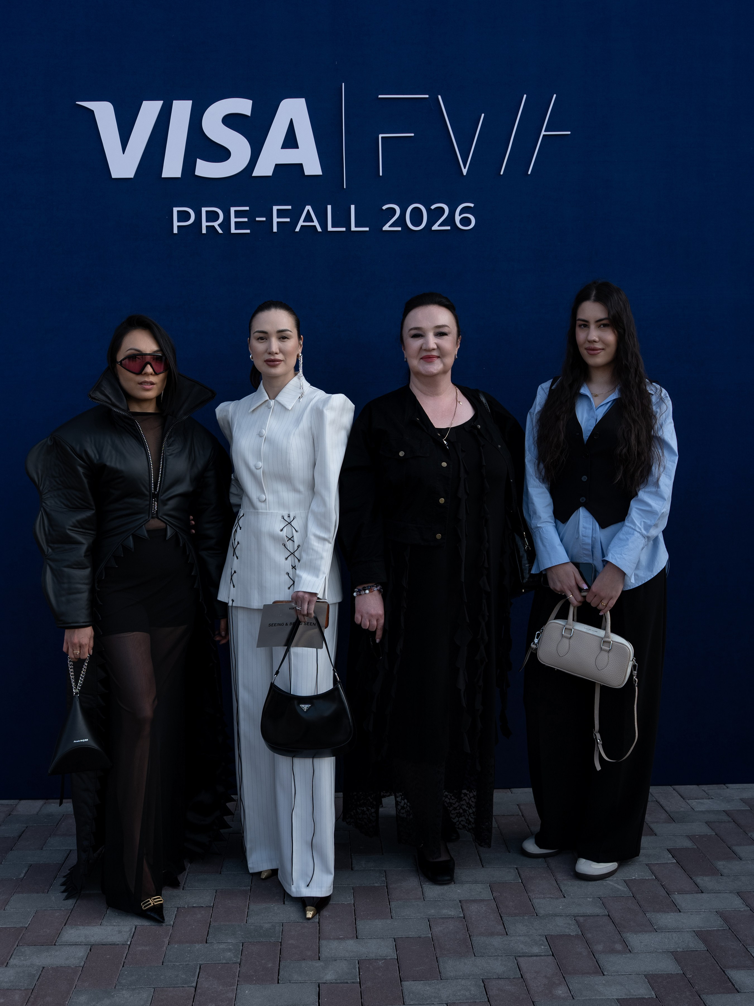 Visa Fashion Week Almaty Pre-Fall 2026 April StreetStyle Day 1. Сайт Алматинского НЮ АРТ, будуар и фэшн фотографа Дениса Карпенко