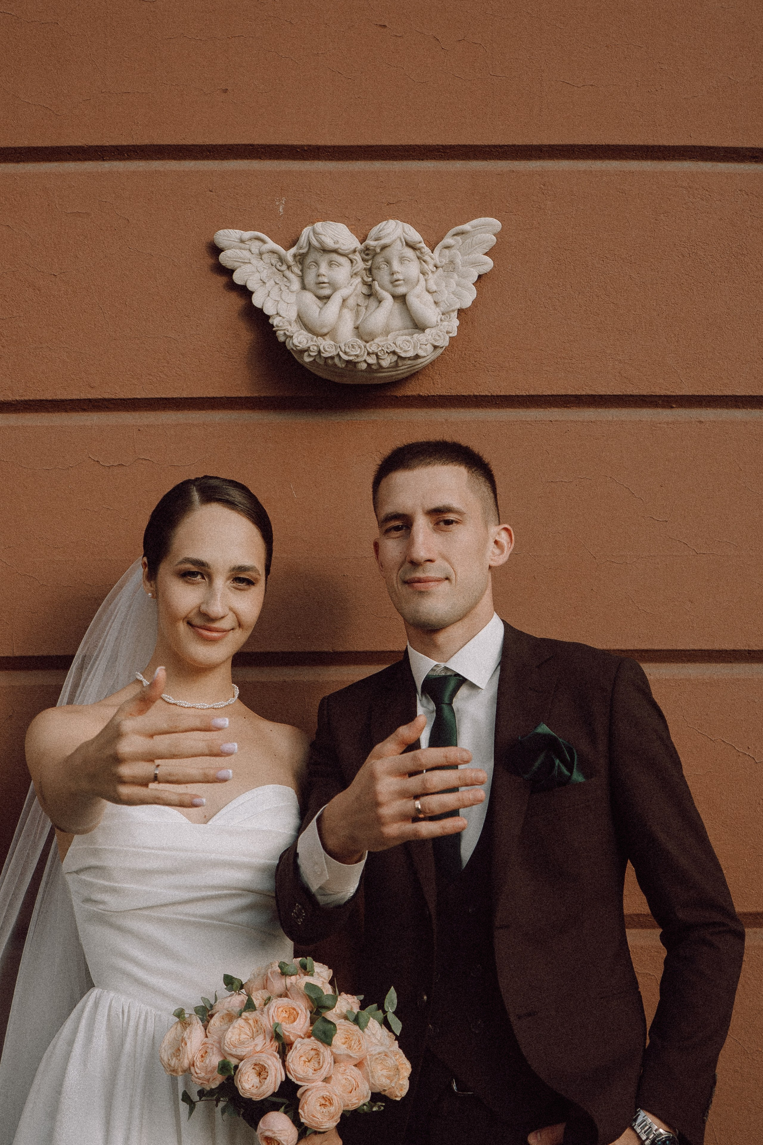 СВАДЕБНАЯ ПРОГУЛКА В САНТК-ПЕТЕРБУРГЕ (ИСАКИЕВСКИЙ СОБОР, ЗИМНЯЯ КАНАВКА, ЭРМИТАЖ И БОЛЬШАЯ МОРСКАЯ УЛИЦА). Профессиональный фотограф, Санкт-Петербург — Виктория Богомолова