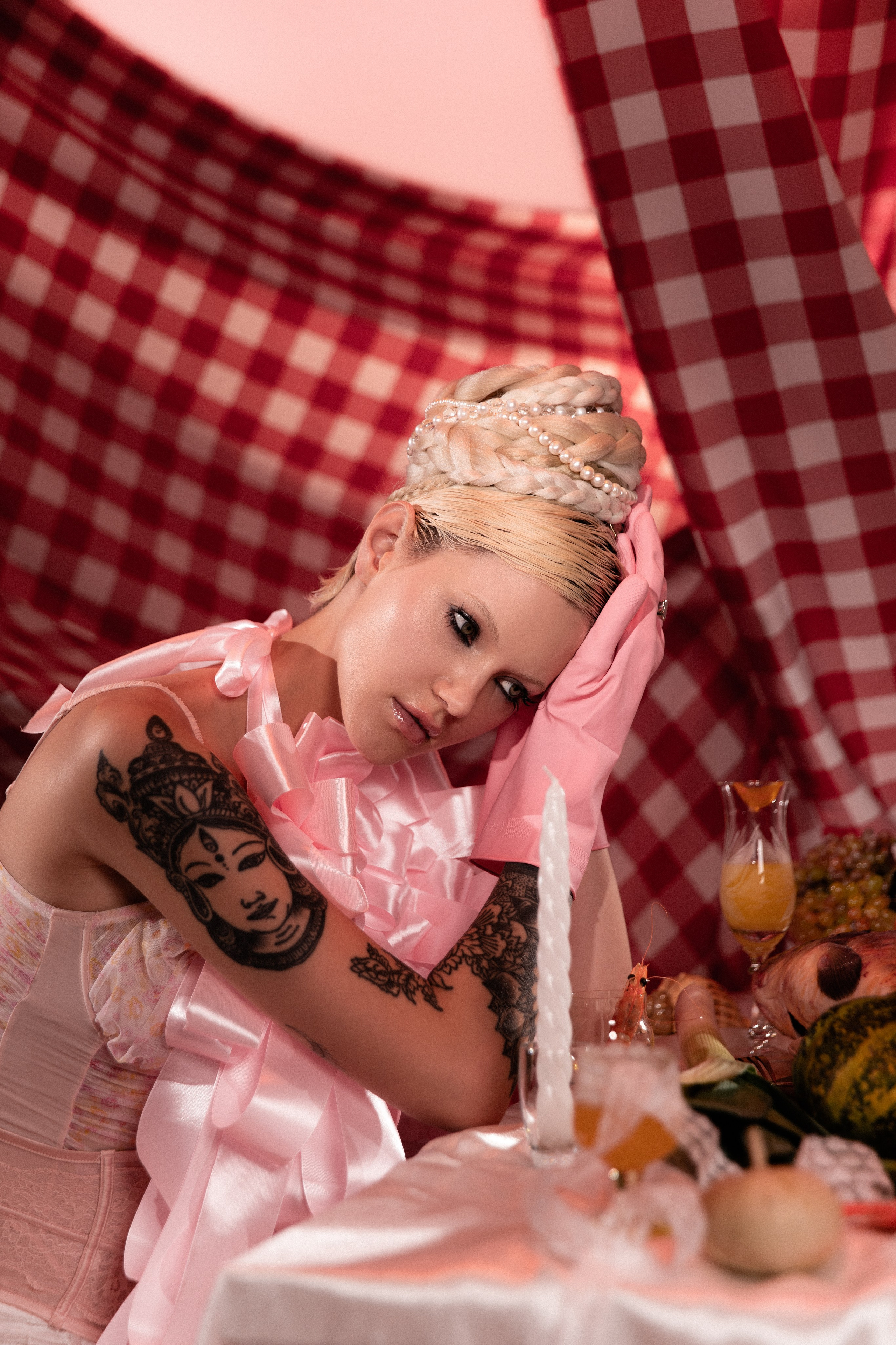 Candy dinner. Photographer. Producer. Retoucher