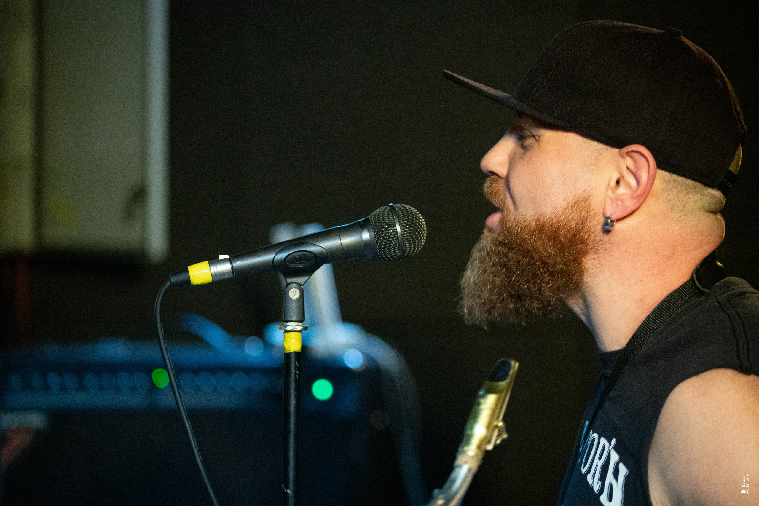 Рядом Ассенизаторы. Портретный фотограф Денис Милютин