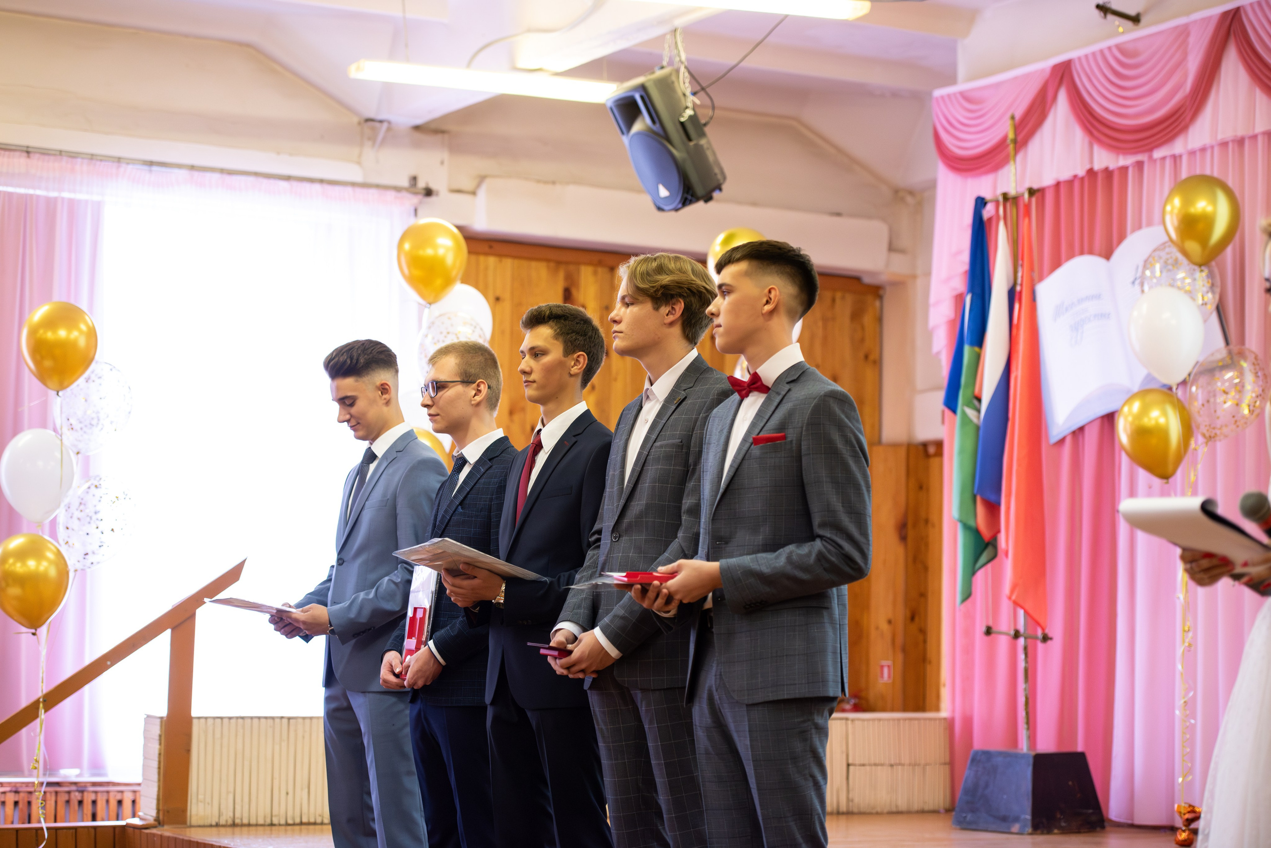 Выпускные школ. Свадебный и репортажный фотограф