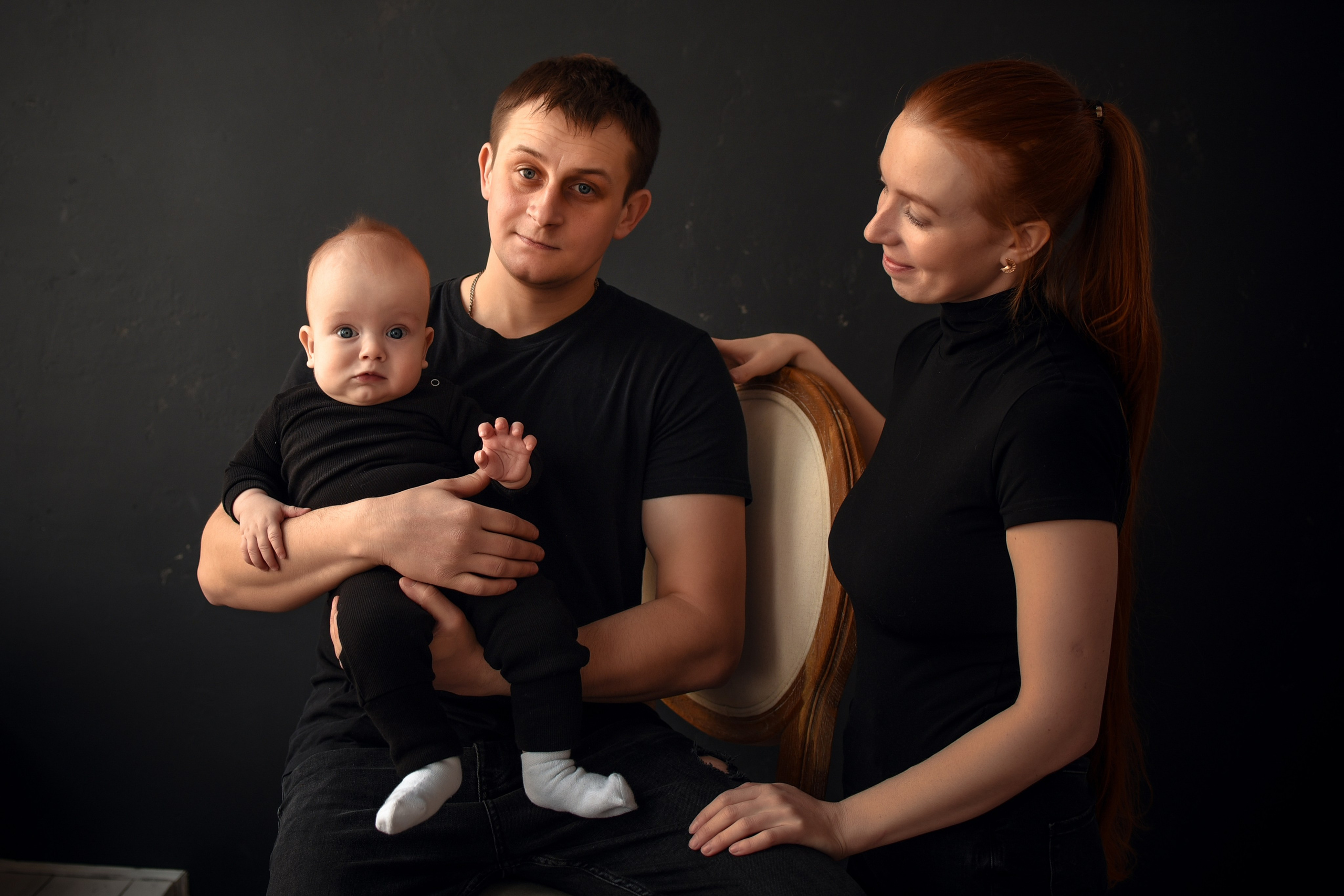 Семейная студийная фотосессия 3. Свадебный, семейный, детский, контент фотограф в Омске Максим Ильин