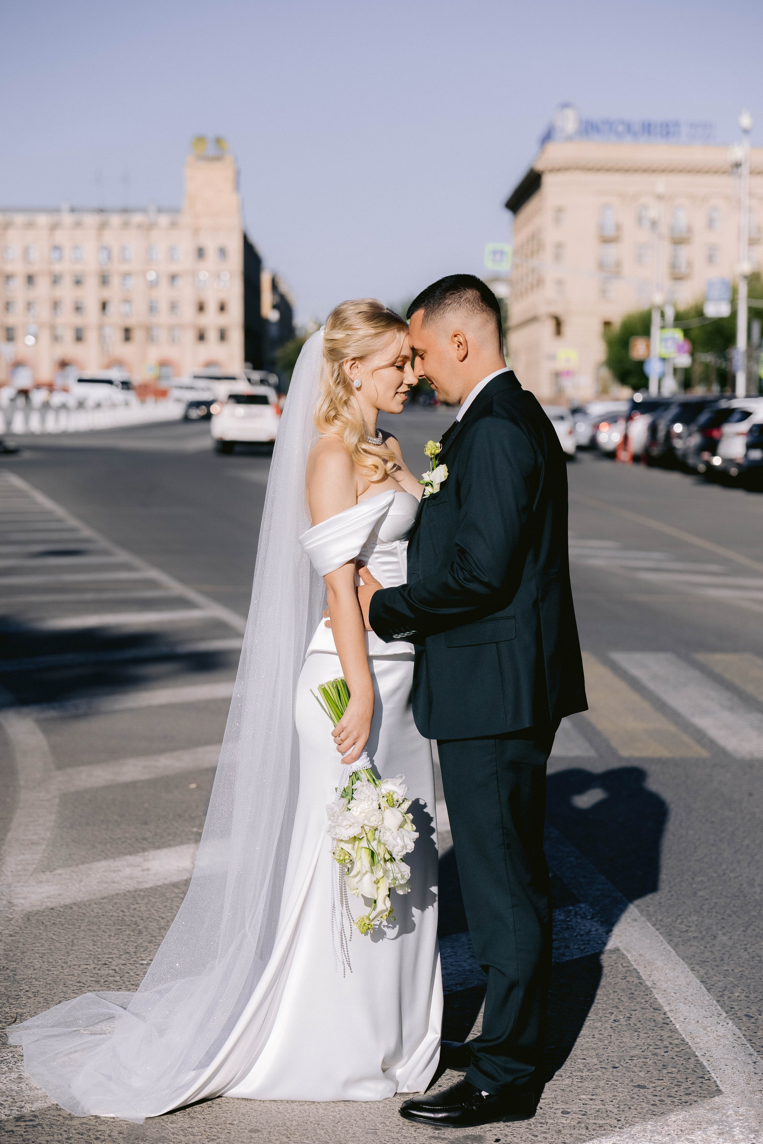 Ангелина, Ефим (прогулка после ЗАГСа). Фотограф в Волгограде Кристина Прохоренко