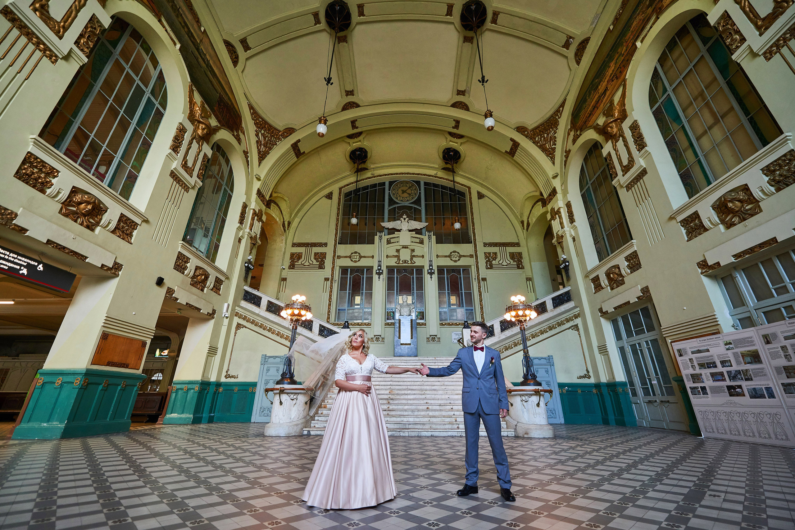 Марта и Анатолий (фотосессия на Витебском вокзале). Портретный, семейный и свадебный фотограф в Санкт-Петербурге и в Пушкине Ширяев Денис