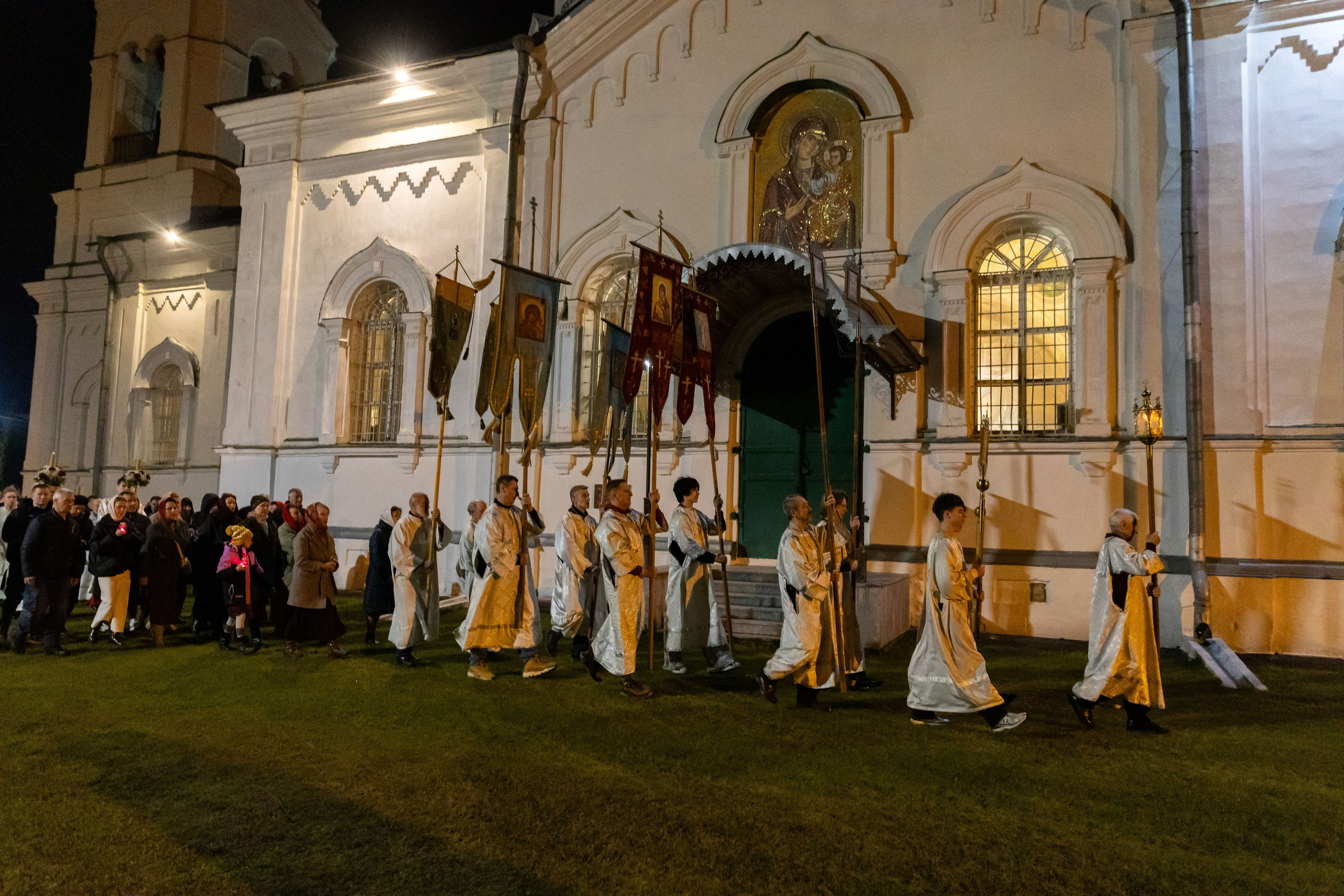 Пасха Воскресенский храм с Ашитково. Семейный и детский фотограф Анна Петракова