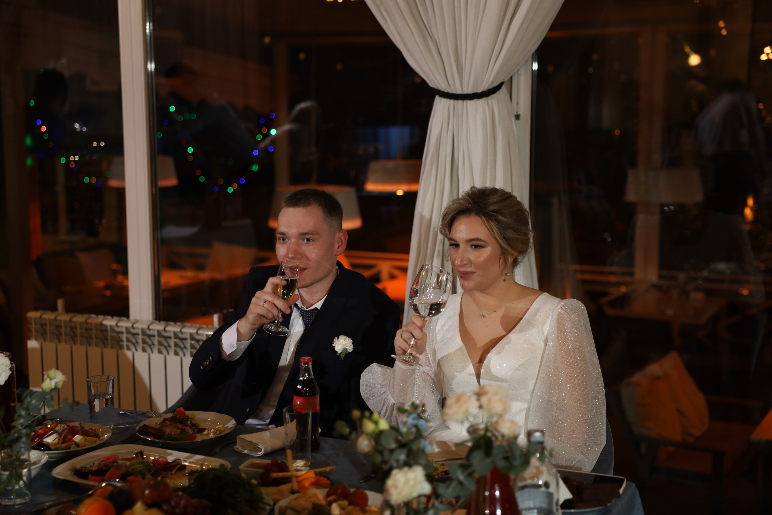 𝒜𝓇𝓉𝑒𝓂 & 𝐿𝓎𝓊𝓈𝓎𝒶 (𝓇𝑒𝓈𝓉𝒶𝓊𝓇𝒶𝓃𝓉). 𝑀𝑜𝓈𝒸𝑜𝓌. Свадебный фотограф в Санкт-Петербурге