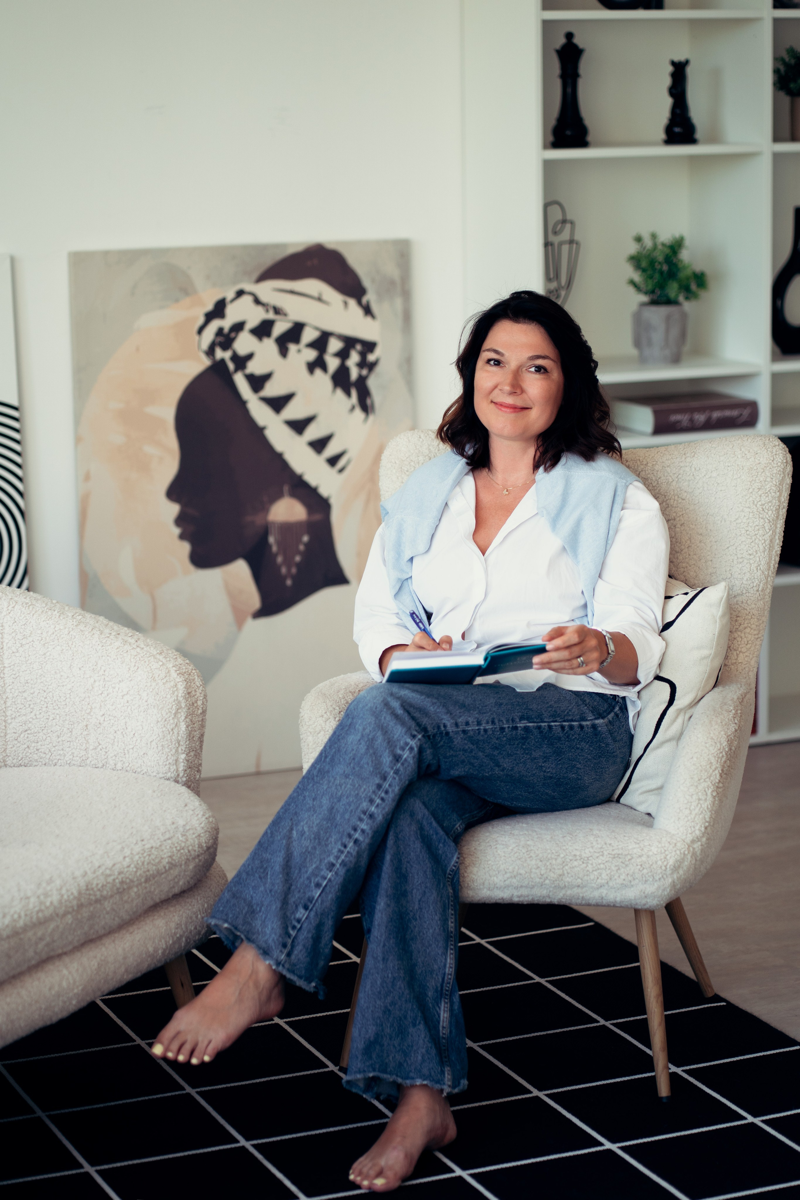 Business. I’m Julia Idamzhapova, a photographer based in Lisbon, creating natural and timeless images