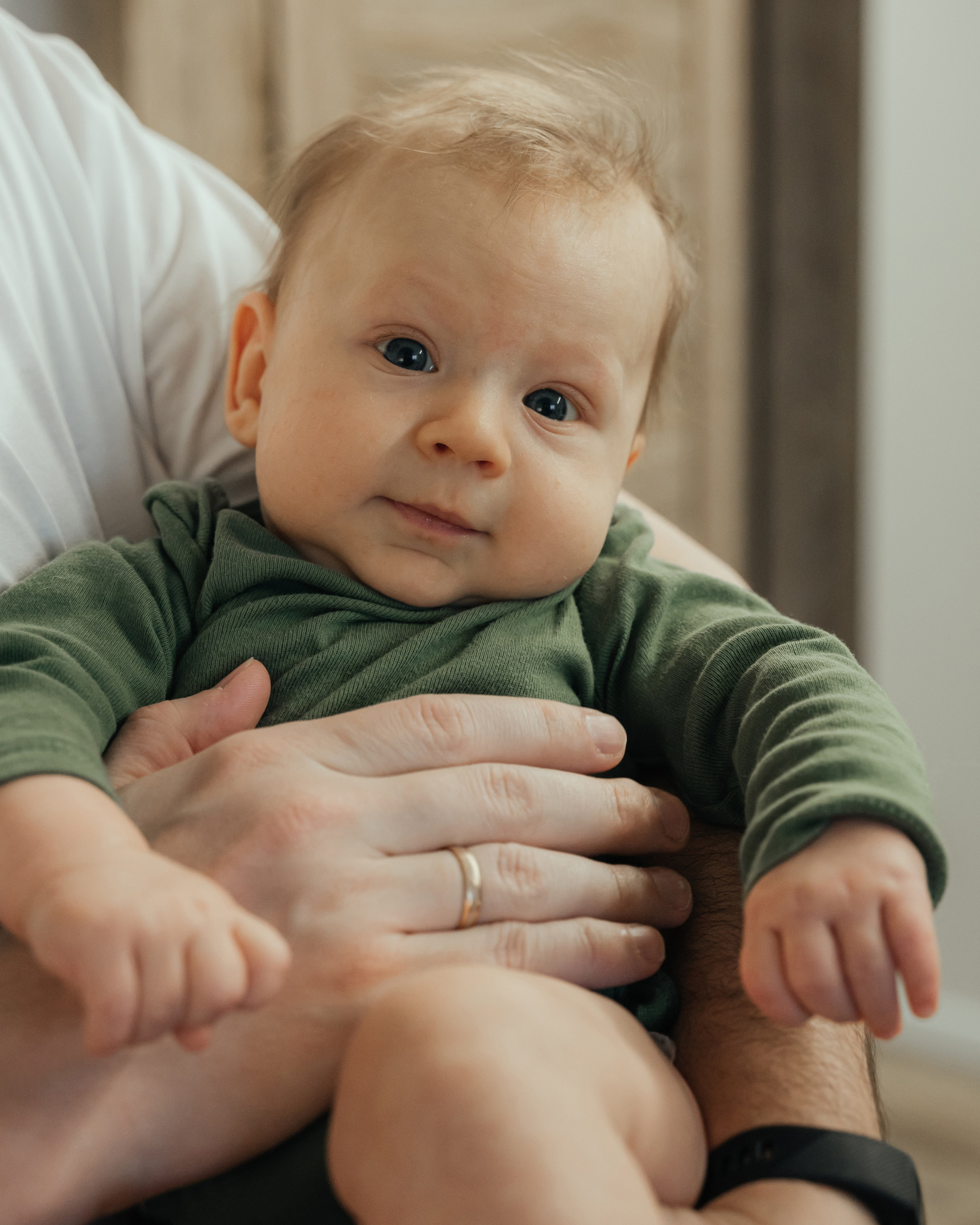 Домашняя семейная фотосессия с новорожденным малышом. Фотограф в Нижневартовске Анна Стрельцова