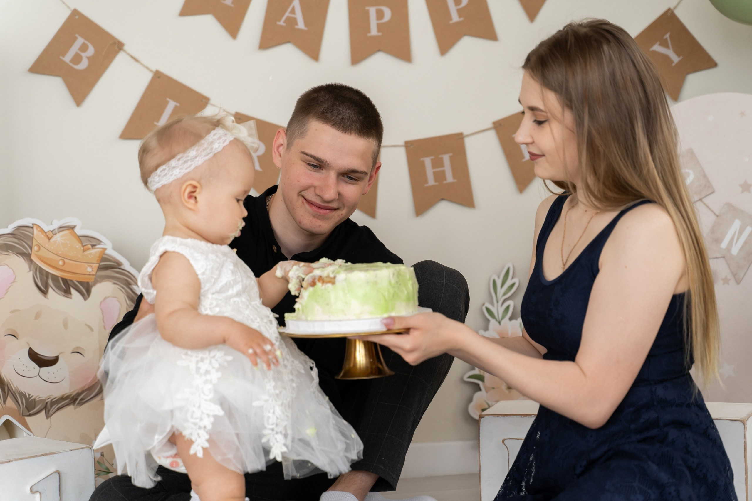Cake smash. Фотостудия Малина в городе Улан-Удэ. Фотограф Ирина Жарникова